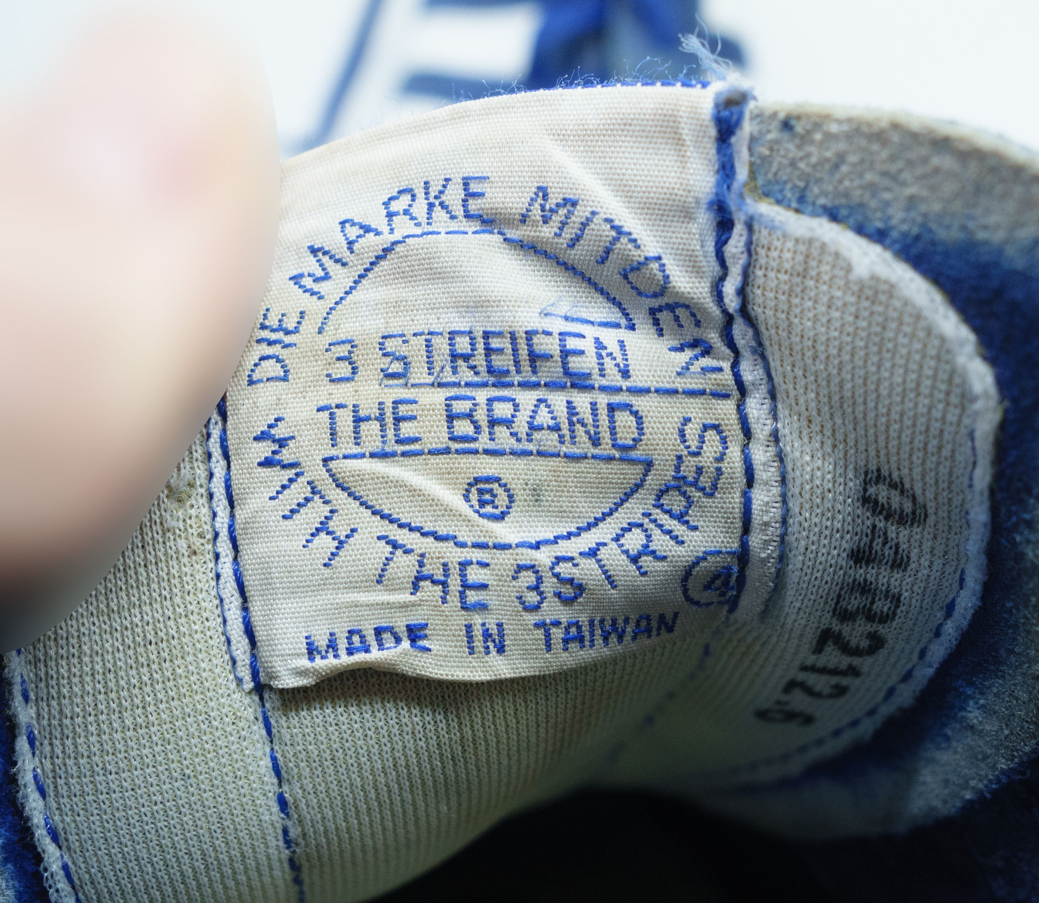 Adidas 80s Turbo Blue White Stripes Made in Taiwan Size US 8.5 / IT 38.5 - 9 Thumbnail