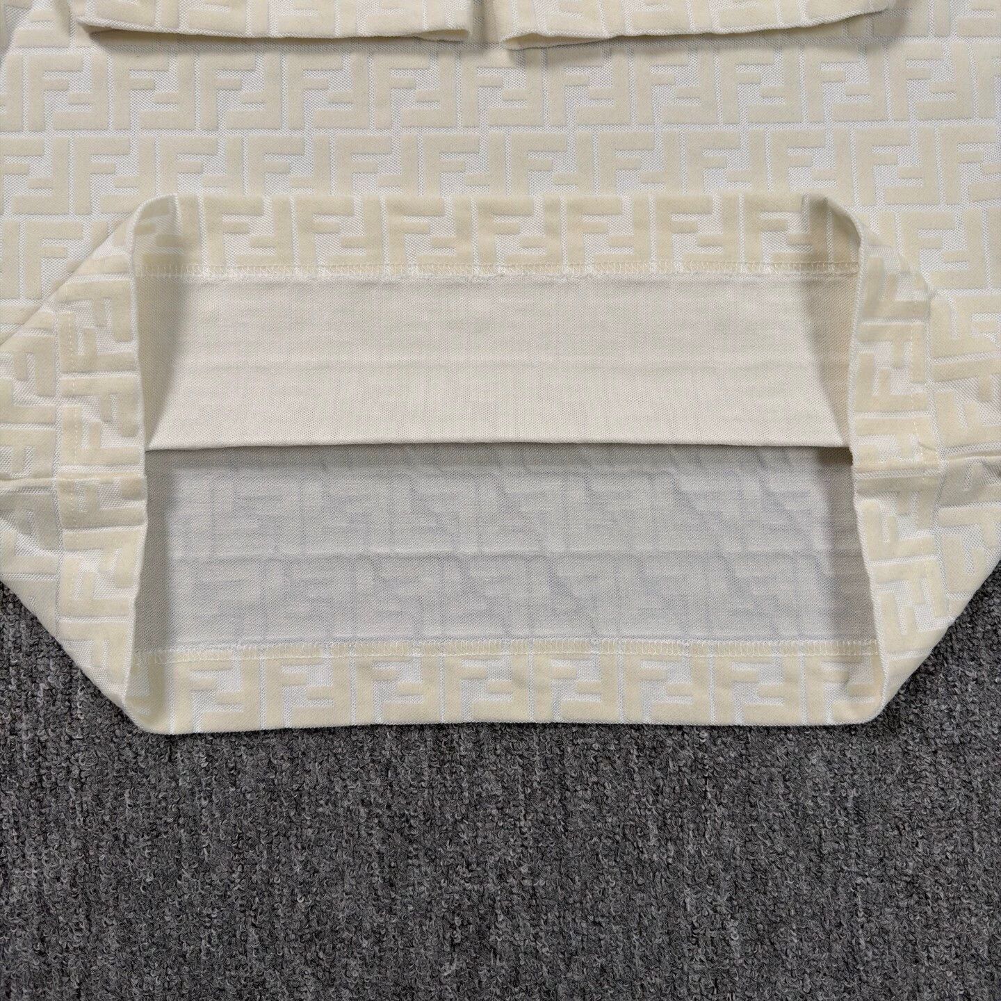 Fendi Fendi Beige Flocked Allover Print Short Sleeve M LN Size US M / EU 48-50 / 2 - 7 Thumbnail