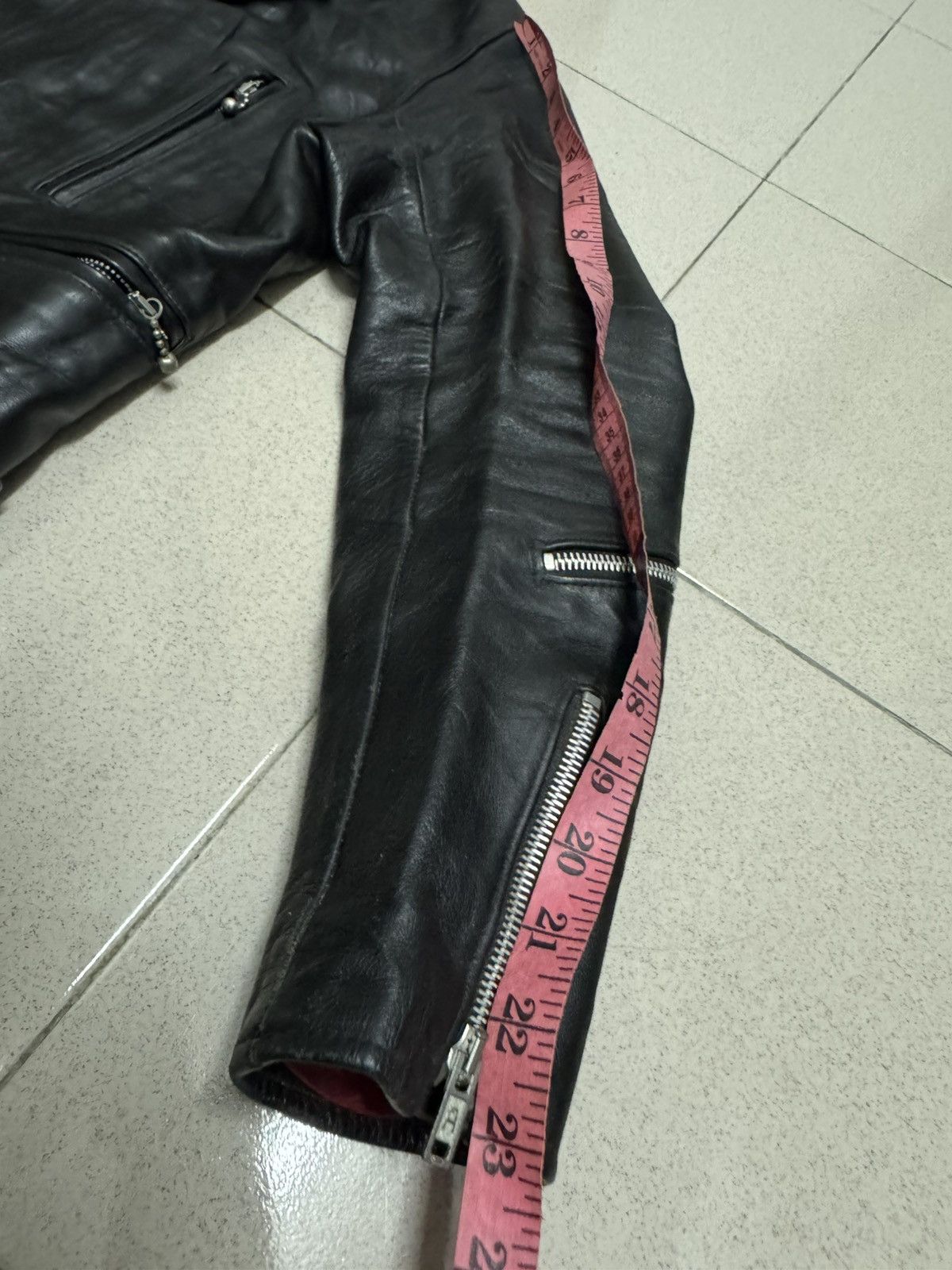 Vintage VINTAGE TRIPLE SIX 666 ENGLAND BIKER LEATHER JACKET SIZE 34 Size US S / EU 44-46 / 1 - 12 Thumbnail