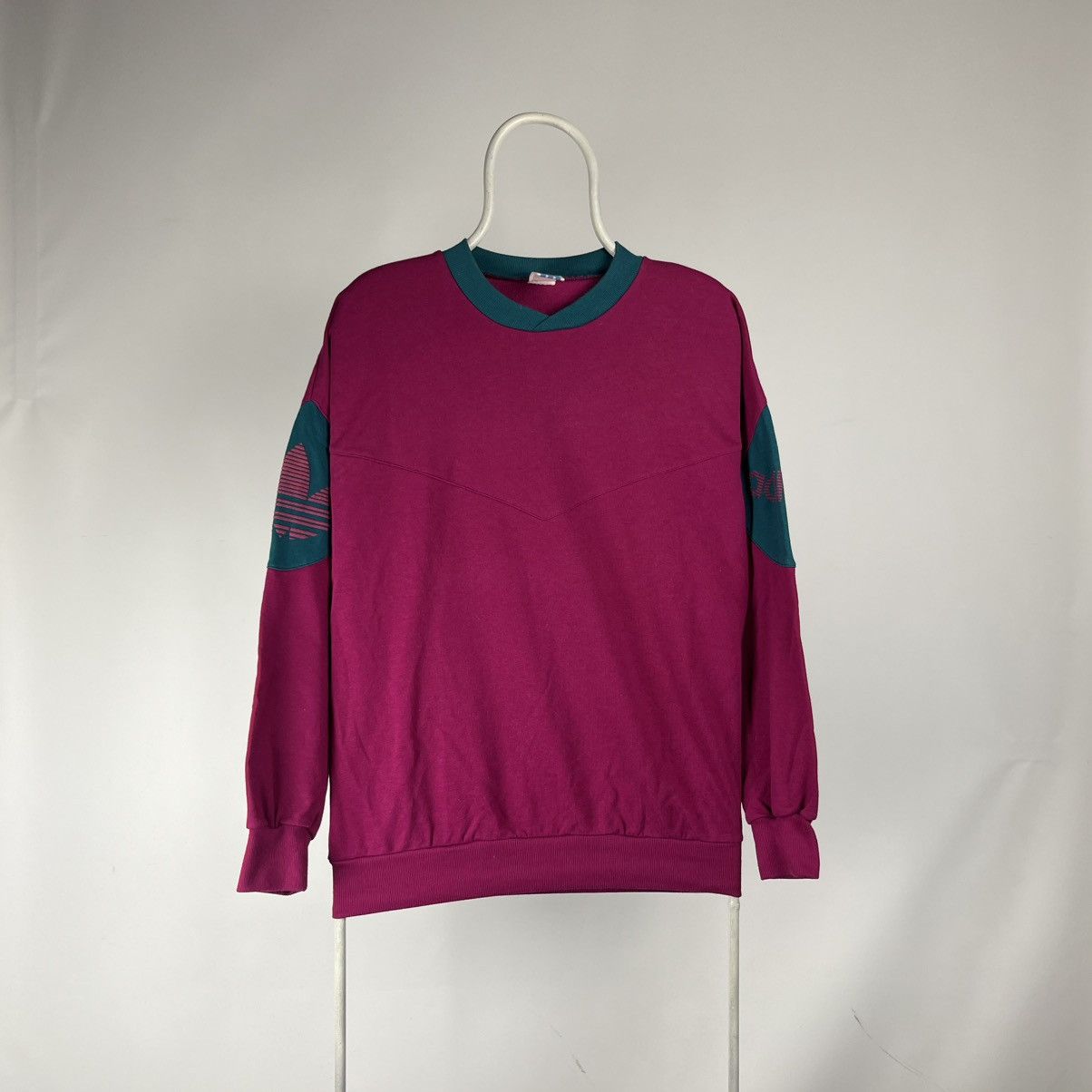 Adidas Vintage Adidas Raspberry Sweatshirt size Medium Size US M / EU 48-50 / 2 - 1 Thumbnail