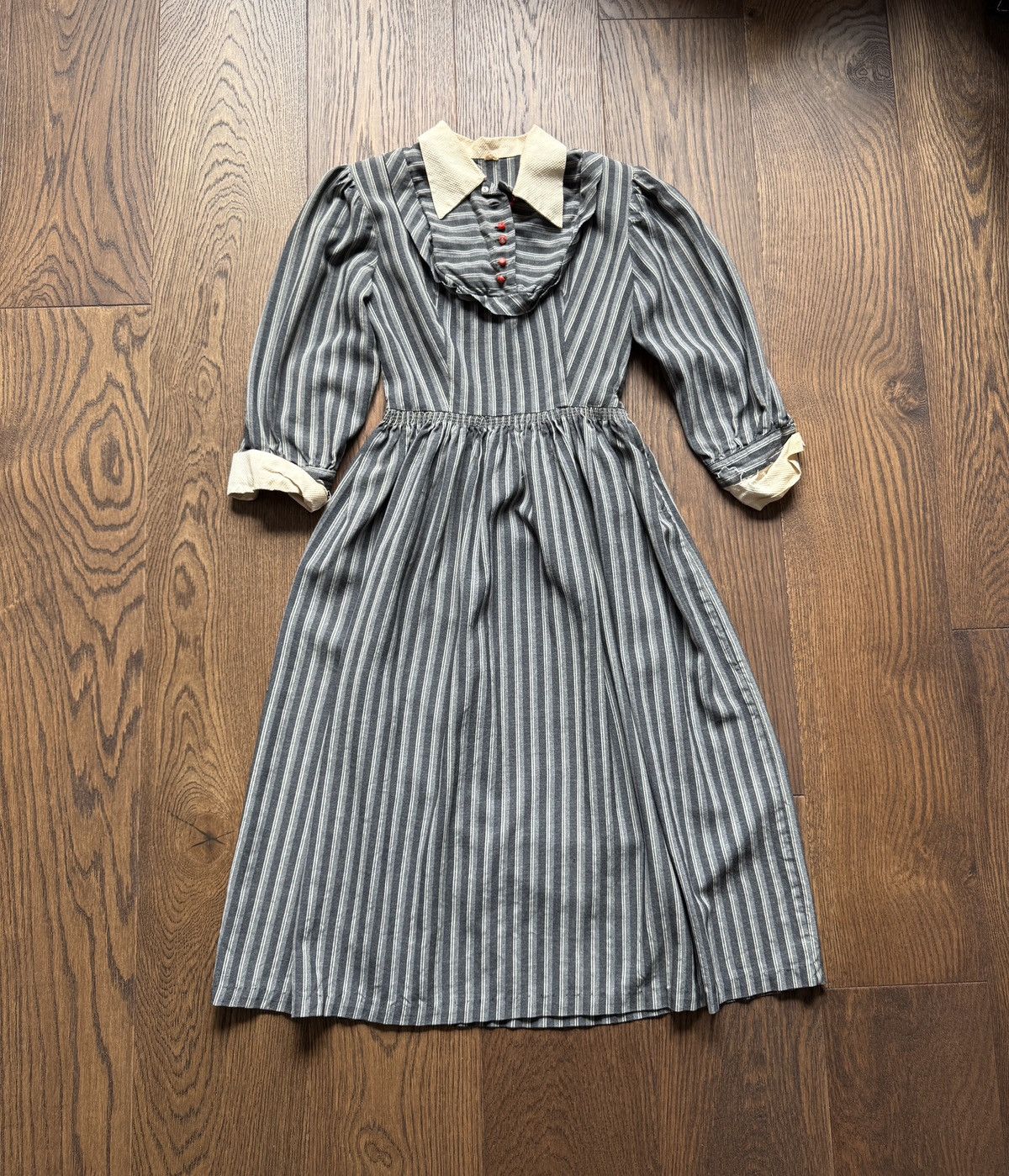 Vintage Vintage 50s Pinstripe Pointed Collared Dress Size S / US 4 / IT 40 - 1 Thumbnail