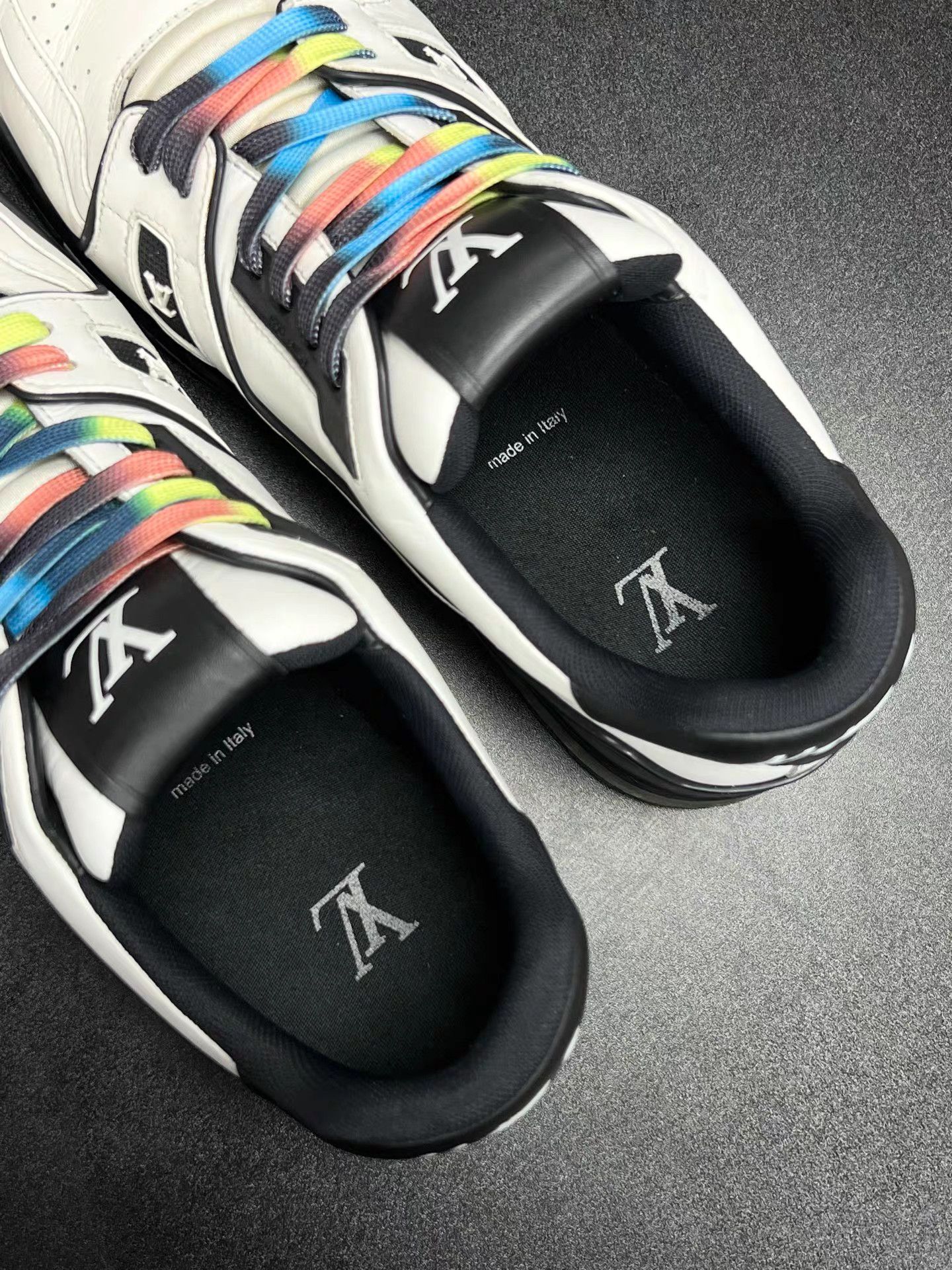 Louis Vuitton Louis Vuitton Trainer Sneakers K15 Size US 9 / EU 42 - 4 Thumbnail