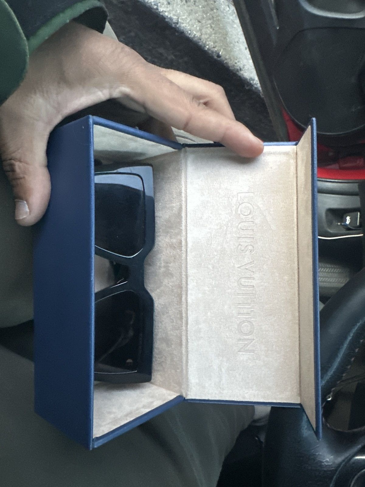 Louis Vuitton LV Size ONE SIZE - 5 Thumbnail