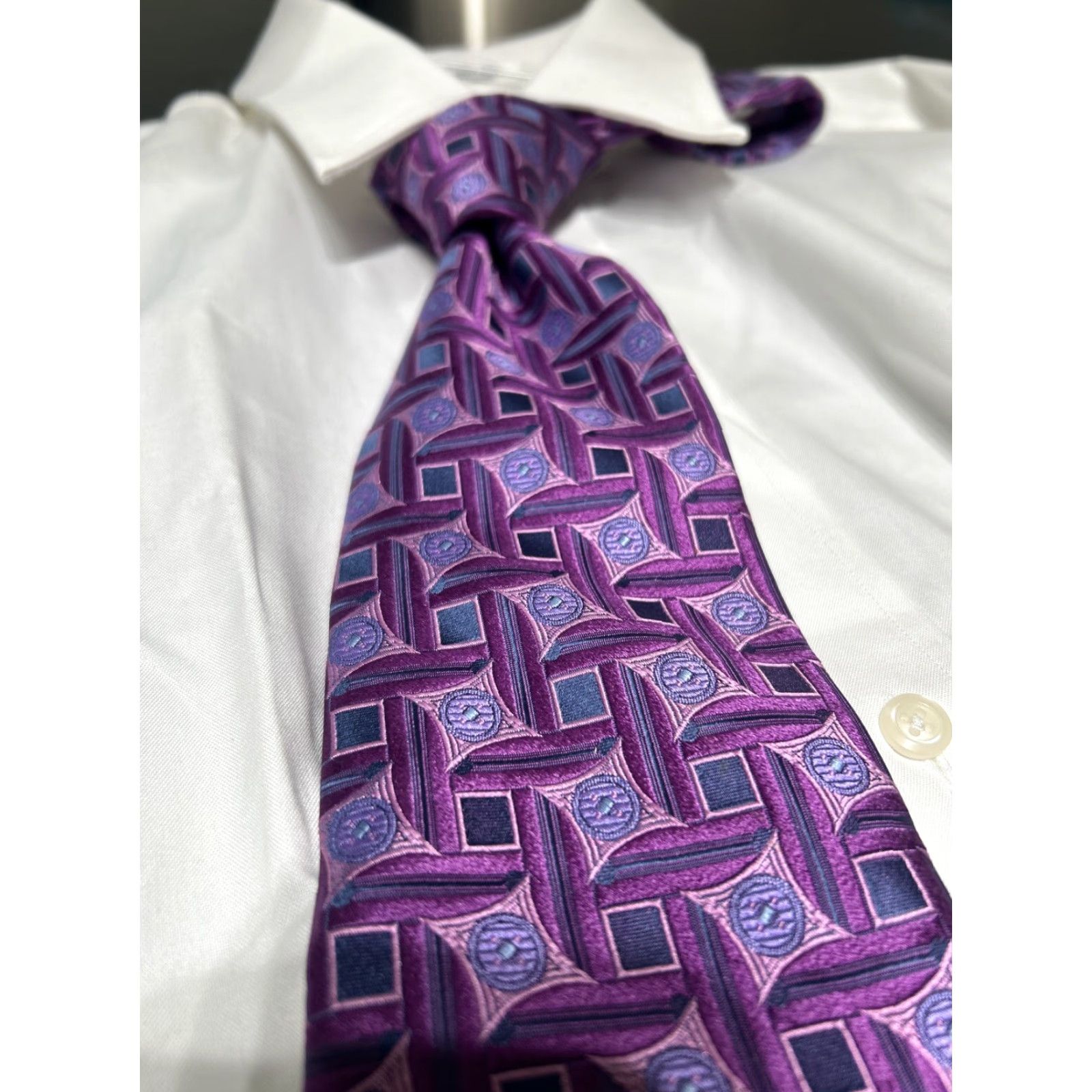 Robert Talbott Robert Talbott Silk Tie Purple Circle Geometric Hand Sewn USA W: 4" Best If Clas Size ONE SIZE - 3 Thumbnail