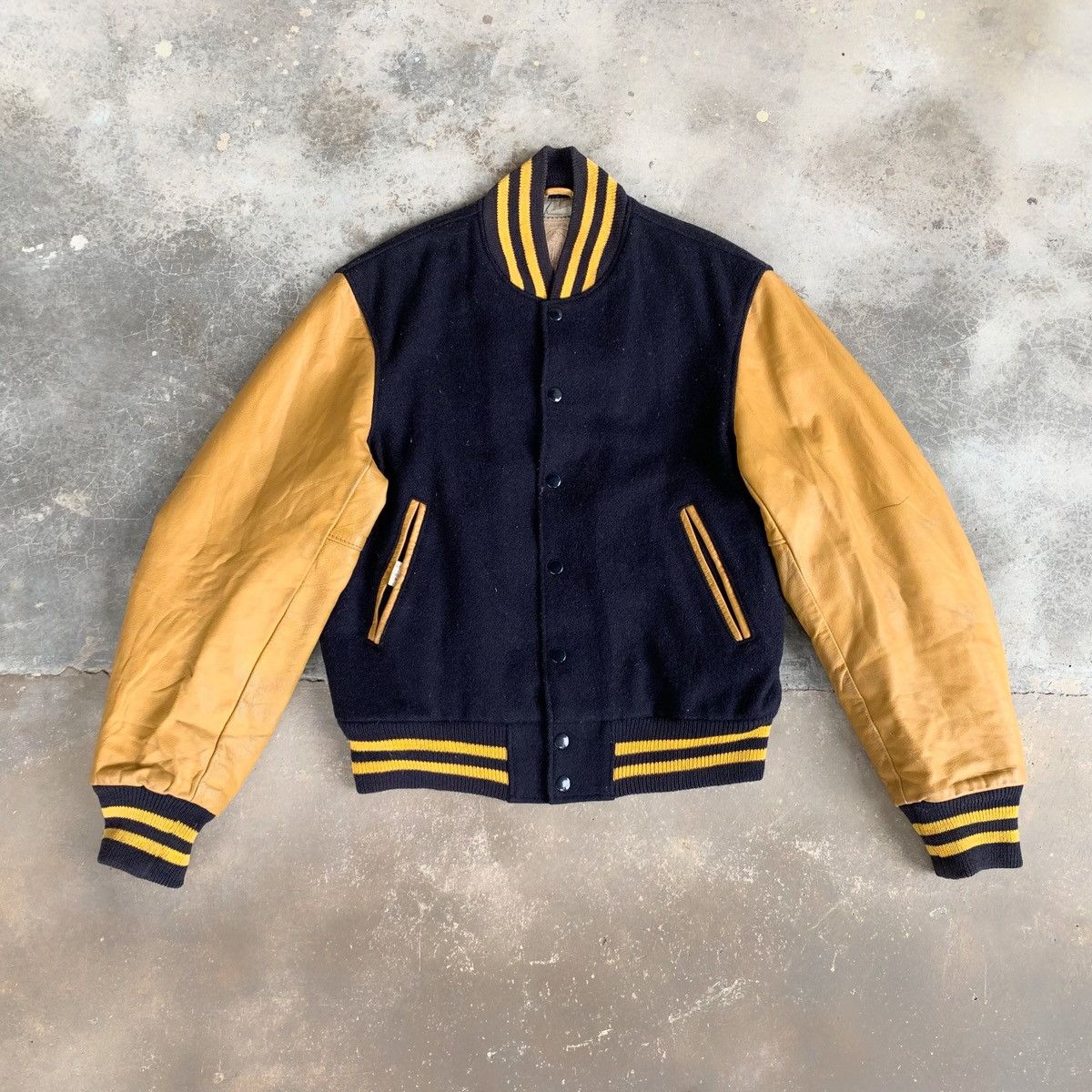 Golden Bear VINTAGE 90s GOLDEN BEAR OSLO WOOL VARSITY LEATHER JACKET Size US S / EU 44-46 / 1 - 3 Thumbnail