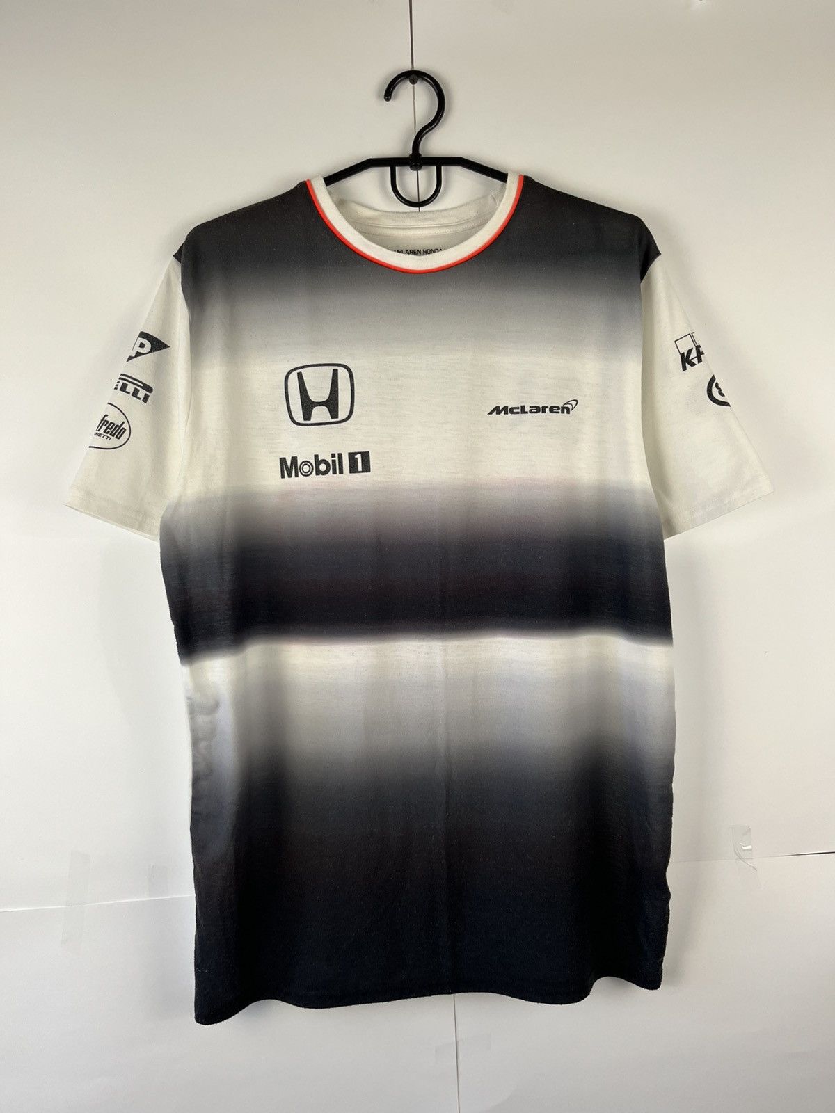 Formula 1 Honda McLaren Formula 1 F1 Vintage Button 22 Tee Shirt Size US M / EU 48-50 / 2 - 1 Thumbnail