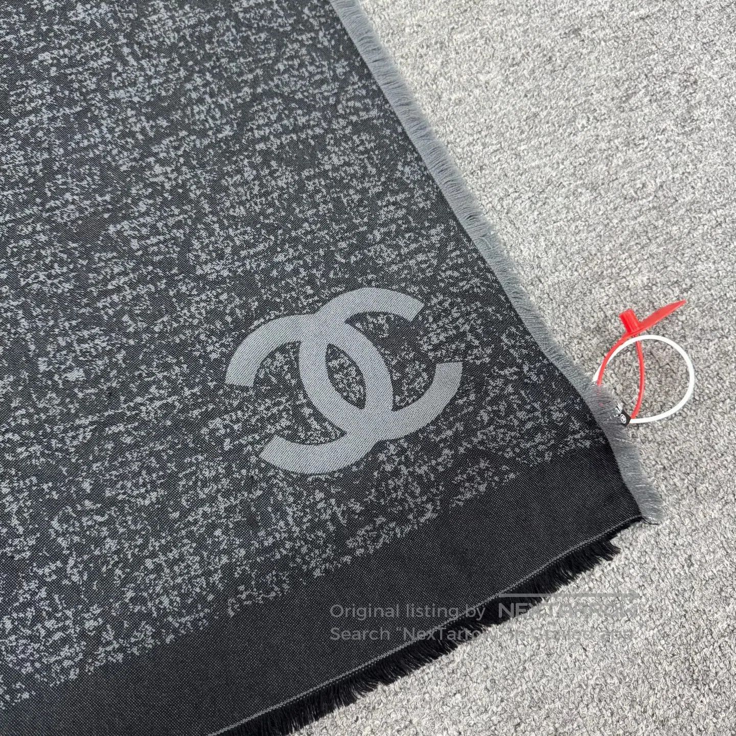 Chanel Chanel Dark gray checkered double-C wool scarf and shawl| Size ONE SIZE - 2 Thumbnail