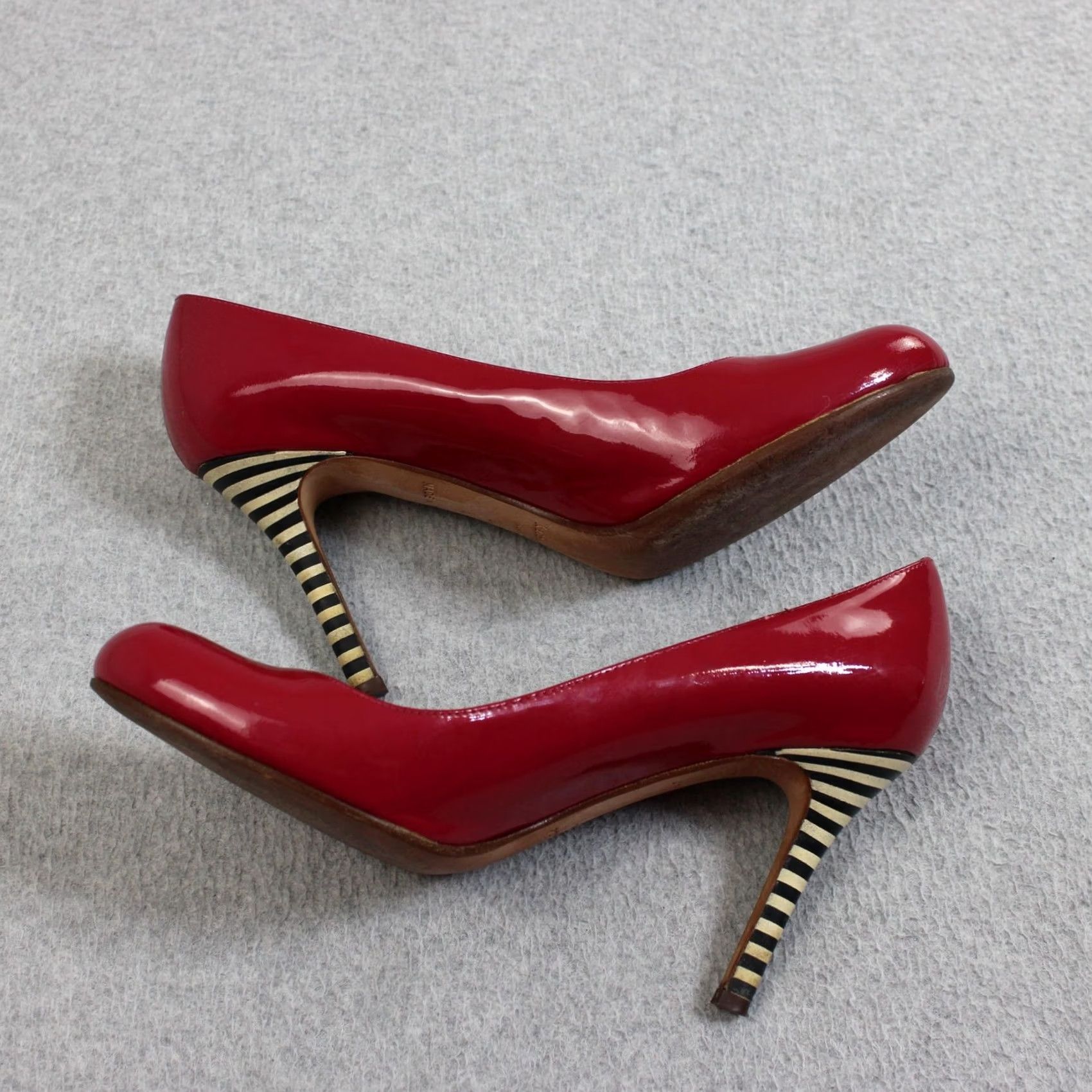 Vintage Kate Spade New York High Heels Red Patent Striped Pump Womens Size 9.5, 7.5, 9.5 EU, US Size US 10 / IT 40 - 5 Thumbnail
