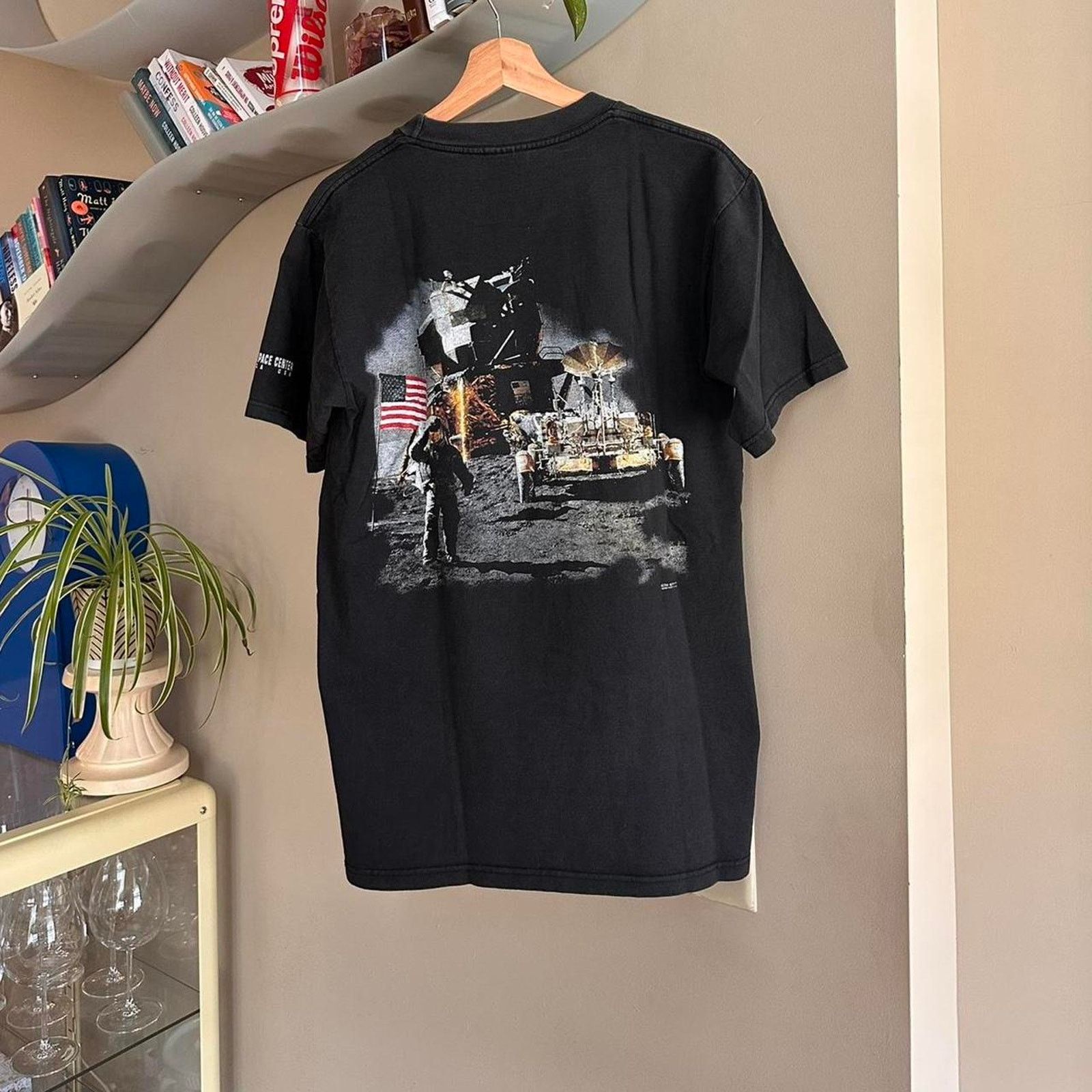 Vintage Vintage Kennedy Space Center Moon Landing Shirt Size US M / EU 48-50 / 2 - 1 Thumbnail