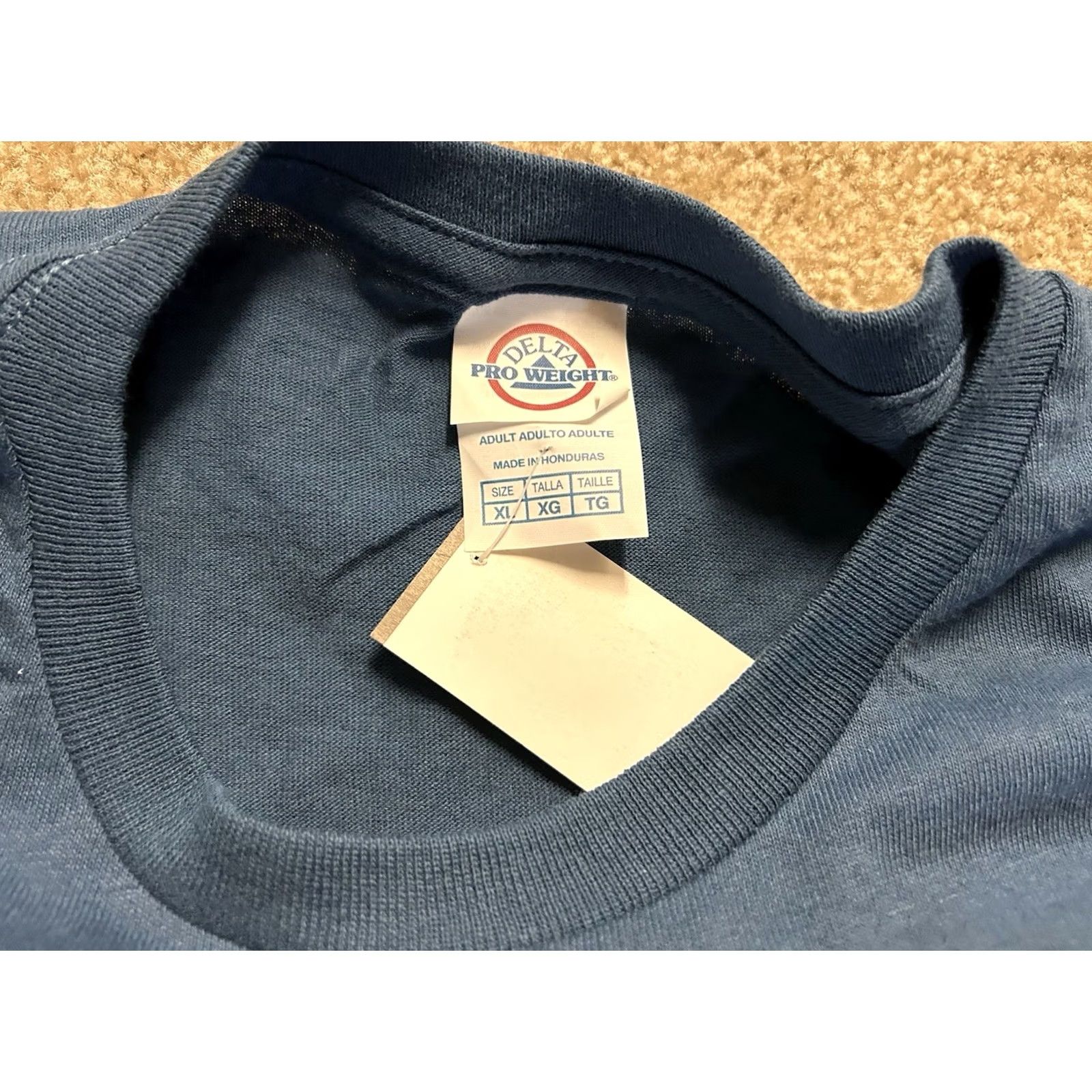 Delta VINTAGE Delta Alaska The Last Frontier Wildlife Black T-Shirt Men XL Crew Neck Short Sleeve 2000s Animals NWT Size US XL / EU 56 / 4 - 4 Thumbnail