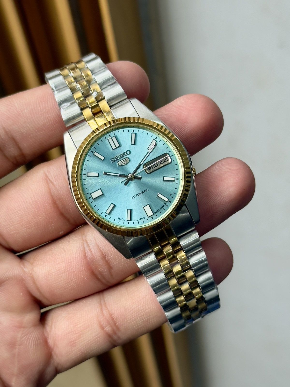 Vintage Seiko SNXJ NOS Automatic 7009 skyblue Dial Men’s Wrist Watch Size 36 - 4 Thumbnail