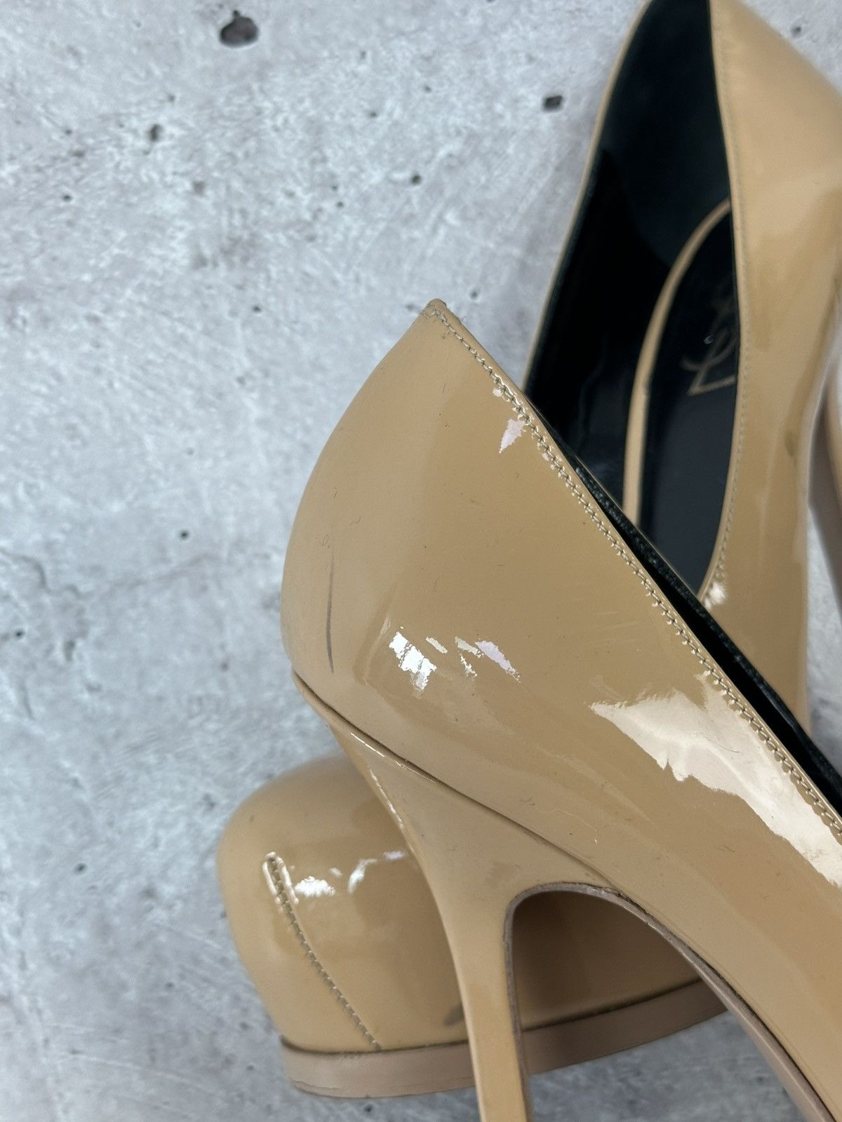 Saint Laurent Paris Saint Laurent Beige Patent Leather Made in Italy Heels Size US 7.5 / IT 37.5 - 7 Thumbnail