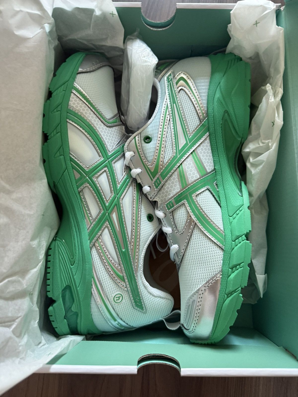 Asics × HIDDEN ASICS x Hidden NY Gel-Venture 6 White Green Silver size 9 Size US 9 / EU 42 - 7 Thumbnail