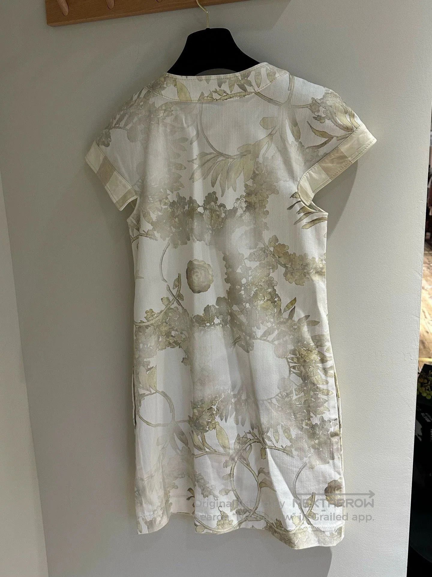 Chanel Chanel Greek Floral Lambskin Short-Sleeve Dress. Size US 34 / EU 50 - 2 Thumbnail