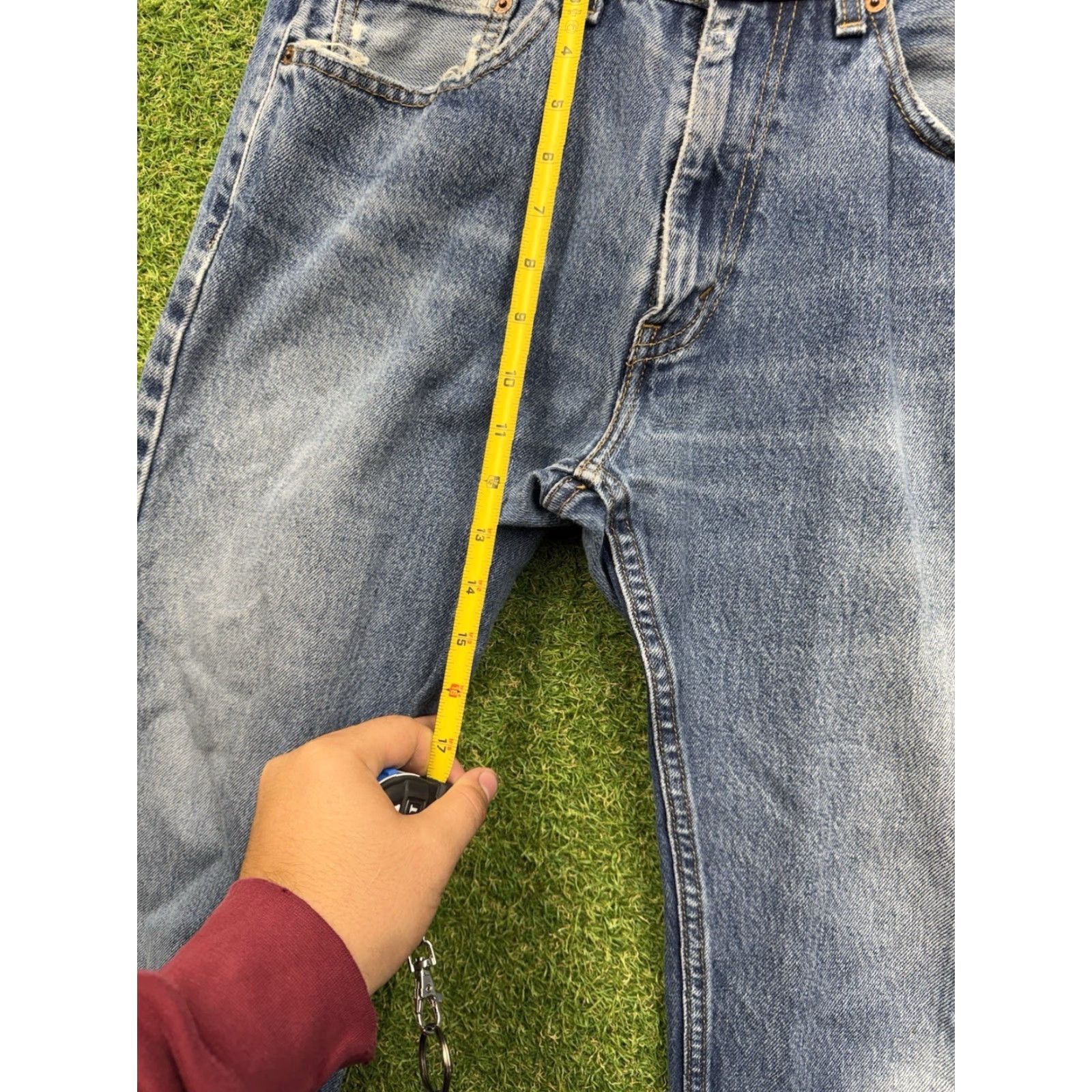 Levi's Levi's 505 Jeans Regular 32x30 Blue Denim Medium Wash Straight Leg Classic Mens Size US 32 / EU 48 - 4 Thumbnail