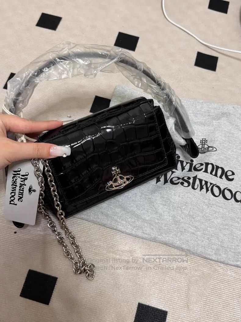 Vivienne Westwood Vivienne Westwood size OS HAZEL Saturn Logo crocodile embos Size ONE SIZE - 1 Thumbnail