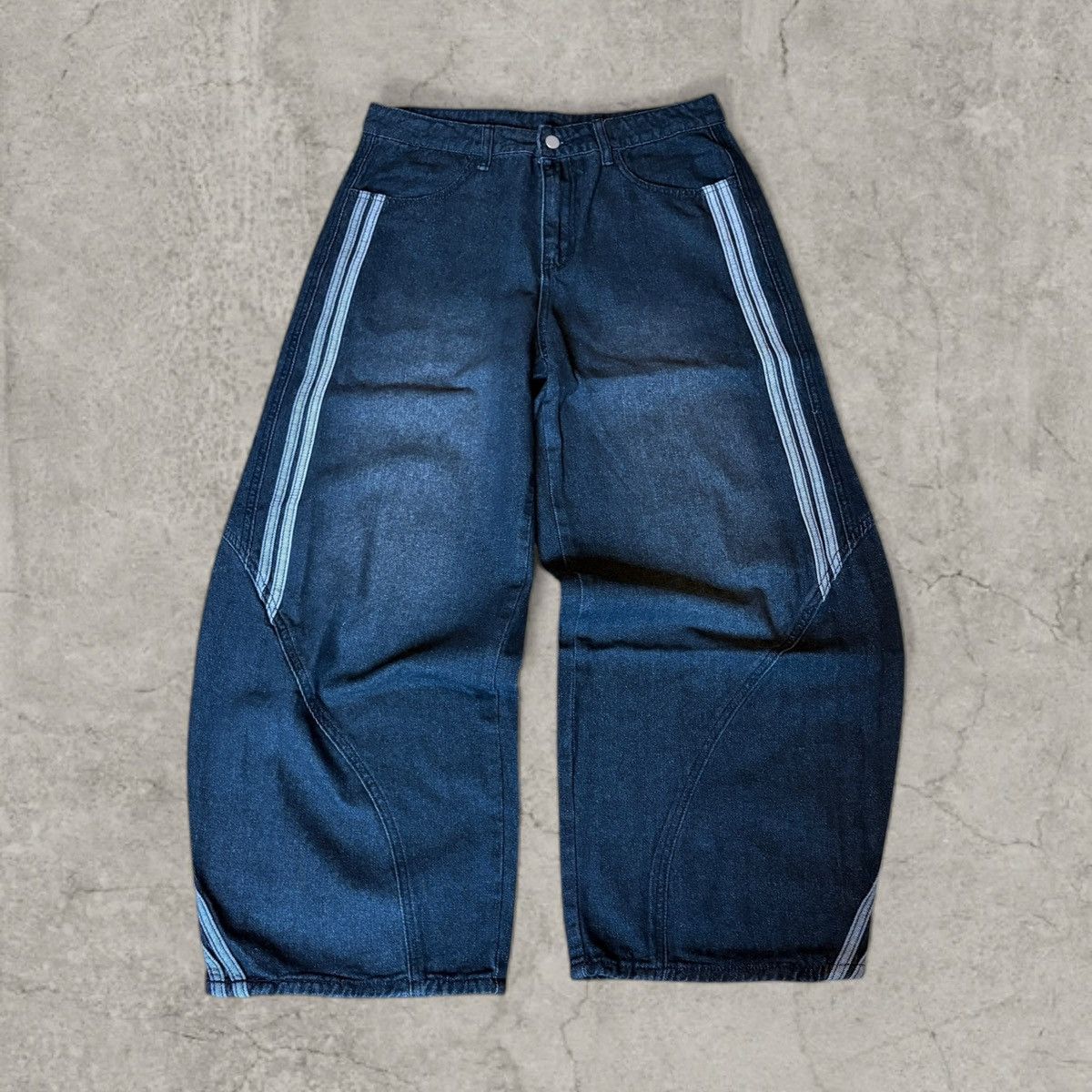 Japanese Brand Cool wide skater Japanese style jeans in faded black. Size L Size US 34 / EU 50 - 1 Thumbnail