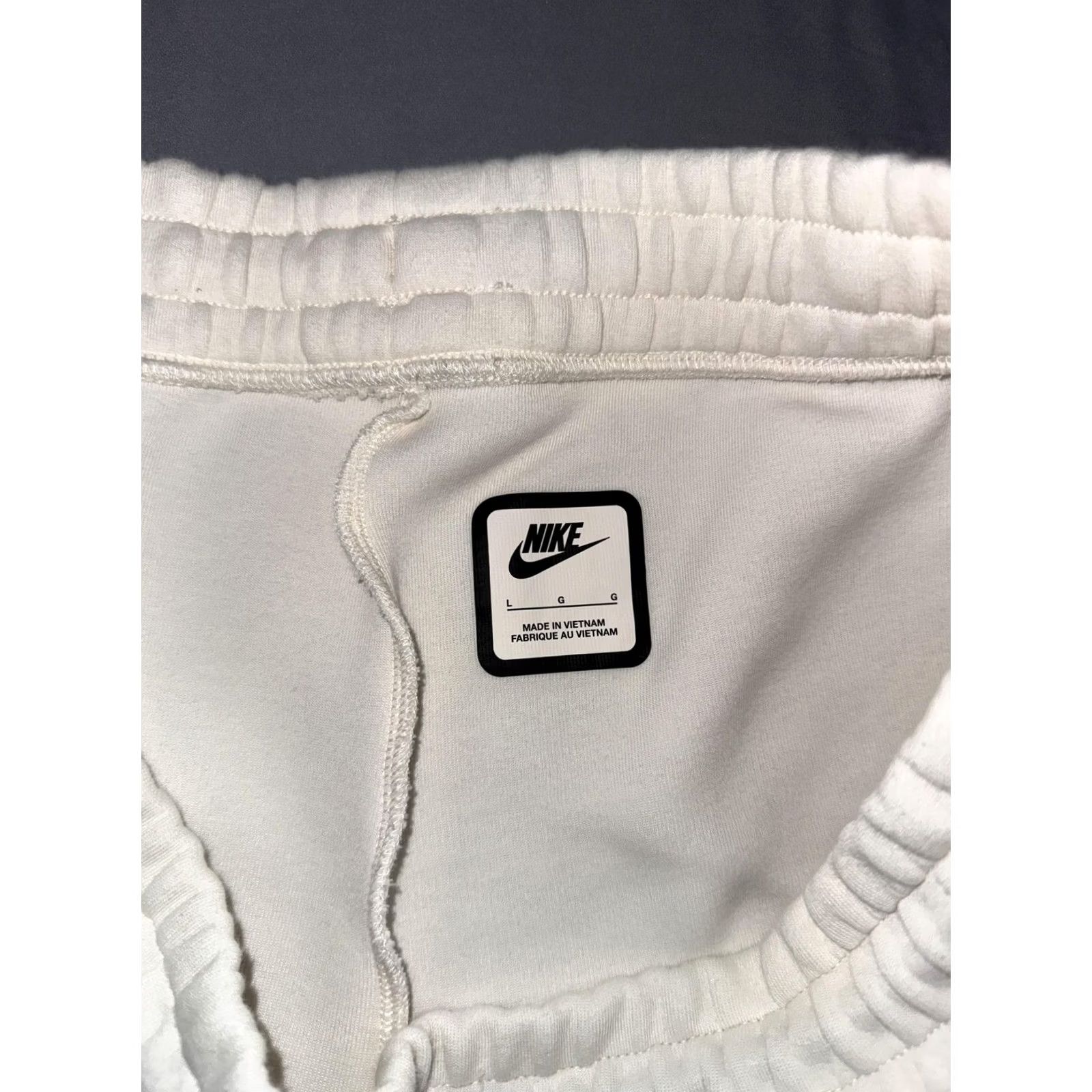 Nike Nike Fleece Tech Pants Men’s L White Jogger Slim Pockets Zip Nike Swoosh Logo 29in Inseam Winter Gym & Training Size US 33 - 4 Thumbnail