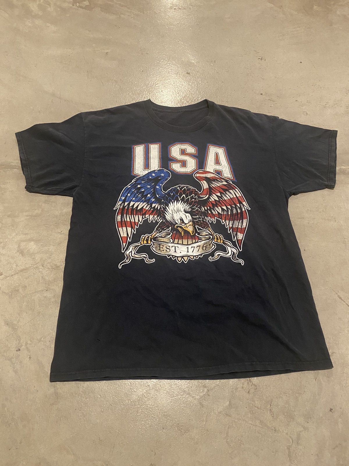 Fruit Of The Loom × Vintage 00s’ Fruit Of The Loom “USA Eagle” Tee Size US XL / EU 56 / 4 - 1 Thumbnail