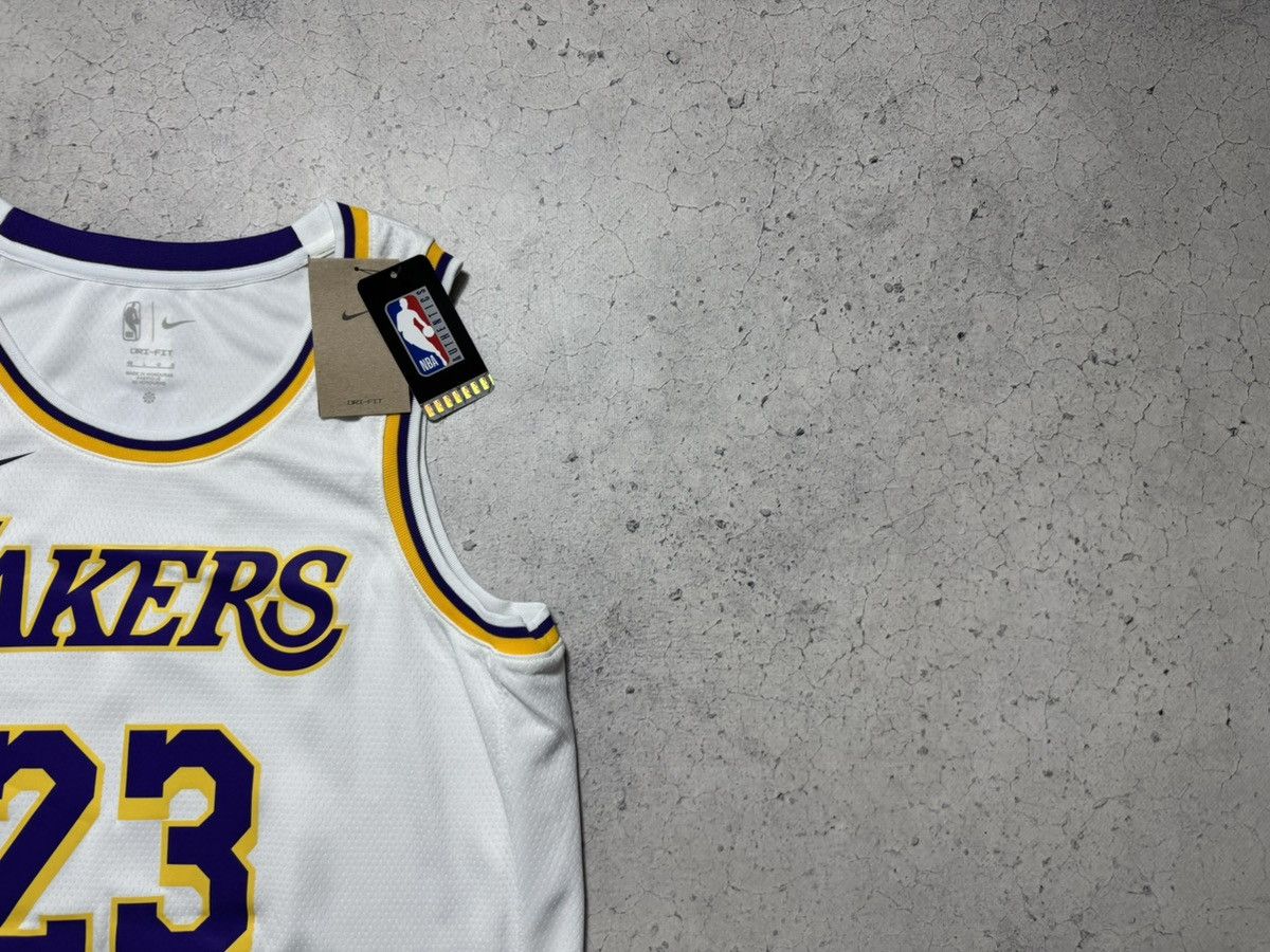 Nike Nike Los Angeles Lakers #23 James NBA Basketball Jersey Size US L / EU 52-54 / 3 - 3 Thumbnail