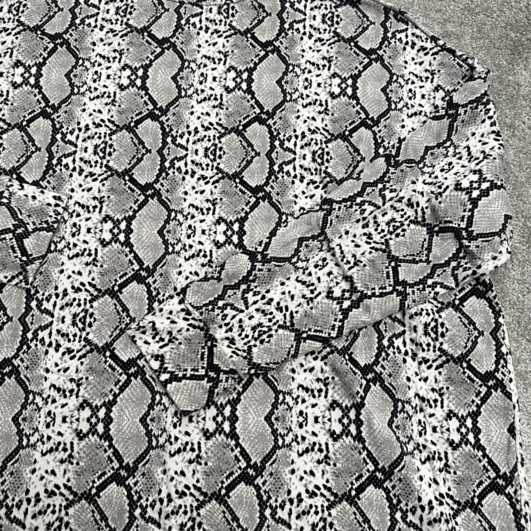 Fashion Nova Fashion Nova Blouse Womens 1X Snakeskin Animal Print Multi Long Sleeve Top Size XL / US 12-14 / IT 48-50 - 4 Thumbnail