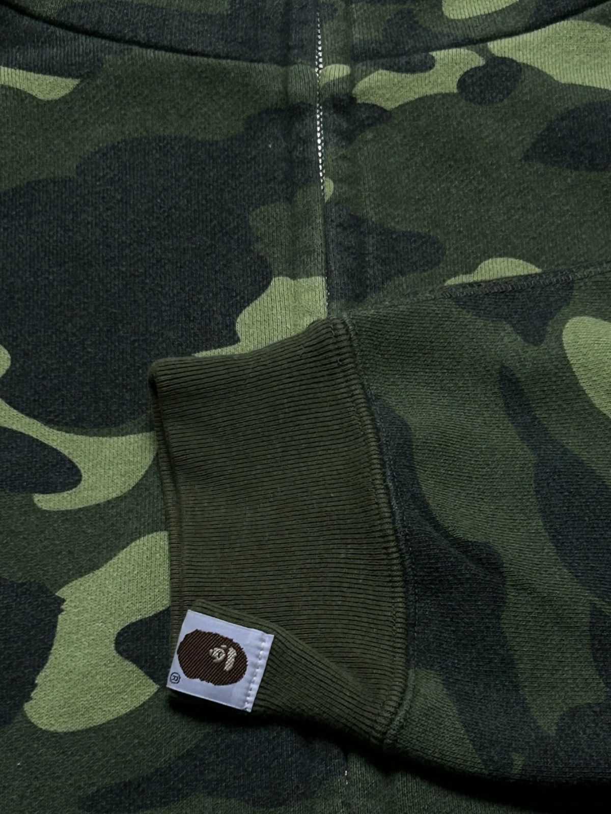 Bape 2004 Bape original camo general tag M Size US M / EU 48-50 / 2 - 3 Thumbnail