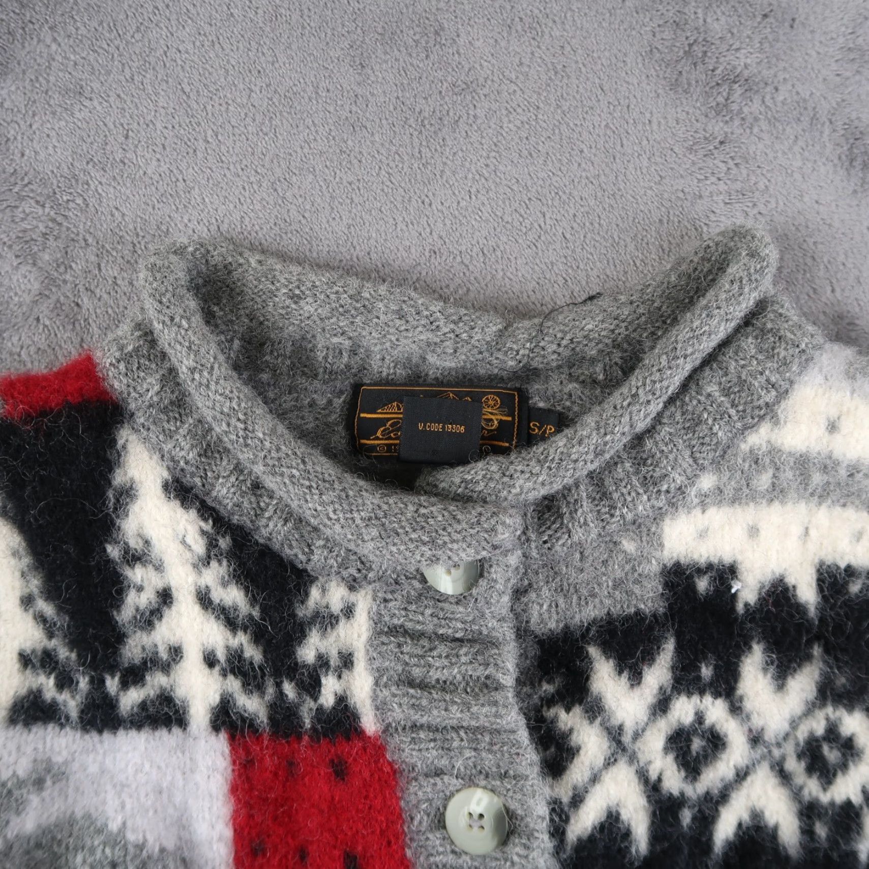 Eddie Bauer VINTAGE Eddie Bauer Sweater Womens S Gray Wool Cardigan Fair Isle Rabbit 90s Size S / US 4 / IT 40 - 3 Thumbnail