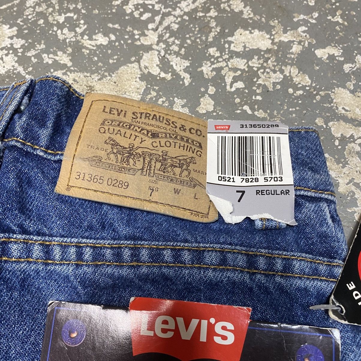 Levi's × Vintage Vintage Girls Levi’s 565 Wide Leg Blue Denim Jeans USA NWT Size US 26 / EU 42 - 8 Thumbnail