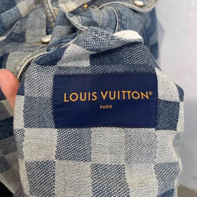 Louis Vuitton Louis Vuitton Fei-Dong Co-branded Checkerboard Pearl Butto Size US S / EU 44-46 / 1 - 3 Thumbnail