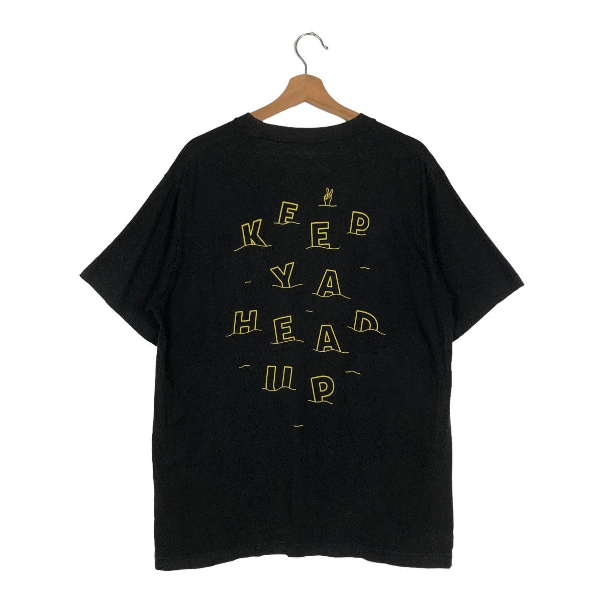 Japanese Brand VINTAGE CEIGAR JAPAN MADE UNIQLO T-SHIRT Size US L / EU 52-54 / 3 - 1 Thumbnail