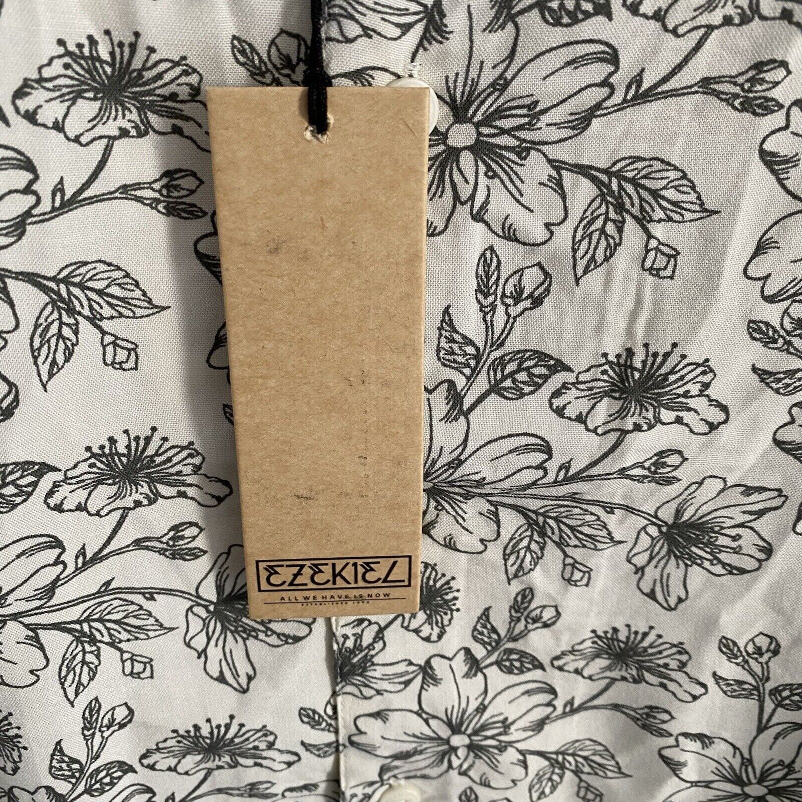 Ezekiel Ezekiel Mens Floral Print Button Down Camp Shirt Small NEW Size US S / EU 44-46 / 1 - 4 Thumbnail