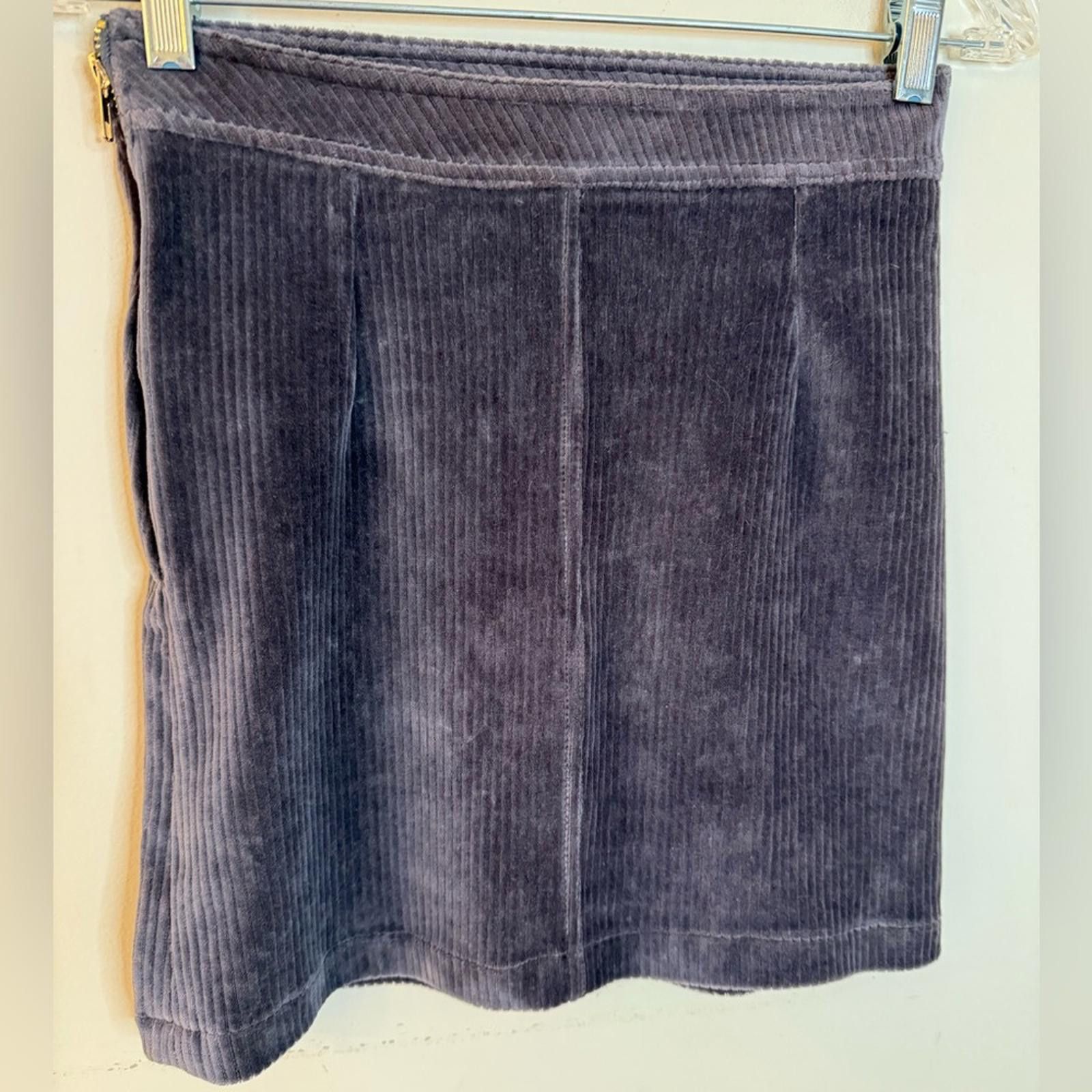 Polo Ralph Lauren POL corduroy mini skirt in gray with lavender undertone SM Size 28" / US 6 / IT 42 - 2 Thumbnail