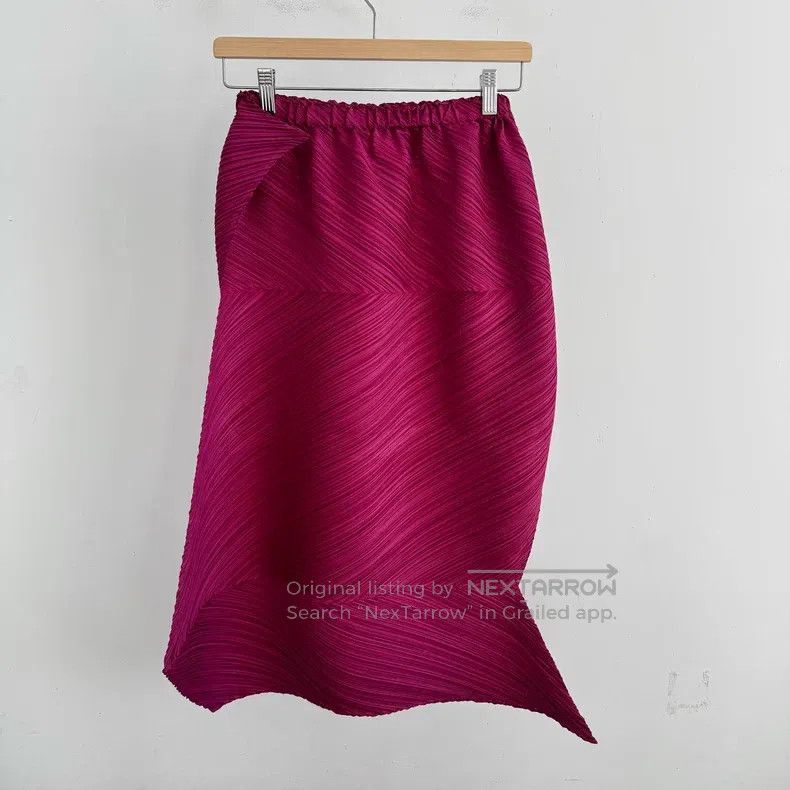 Issey Miyake Issey Miyake size:3 Red Midi Skirt Size 22" - 2 Thumbnail