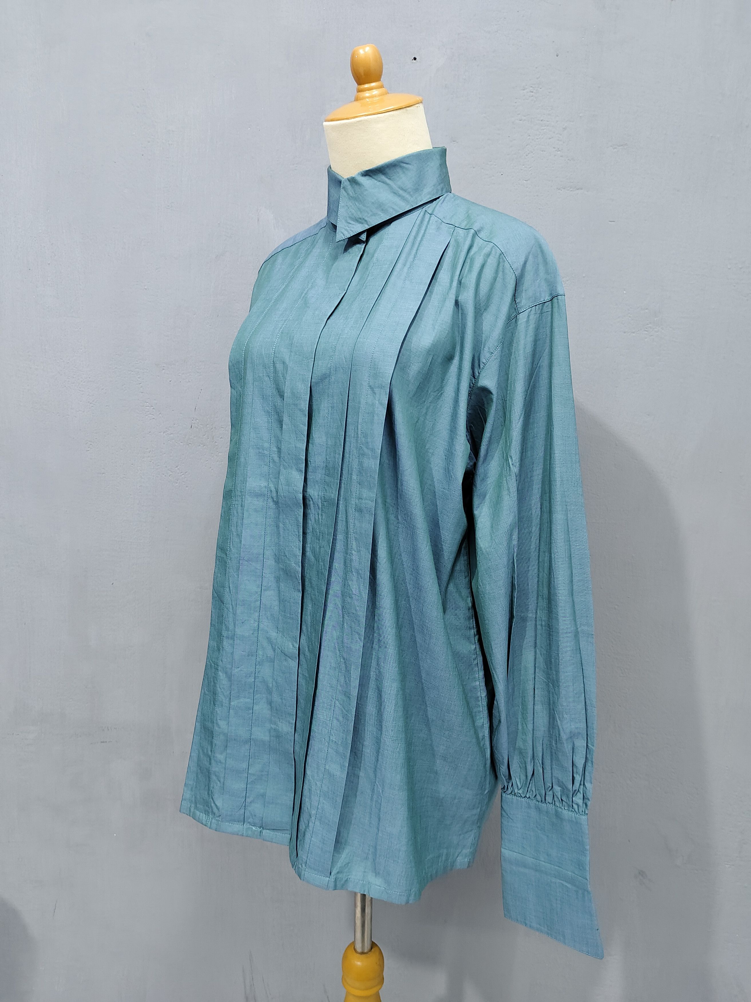 Dior 90s Miss Dior- Classic Couture Pleated Gold Button Blouse Size L / US 10 / IT 46 - 3 Thumbnail