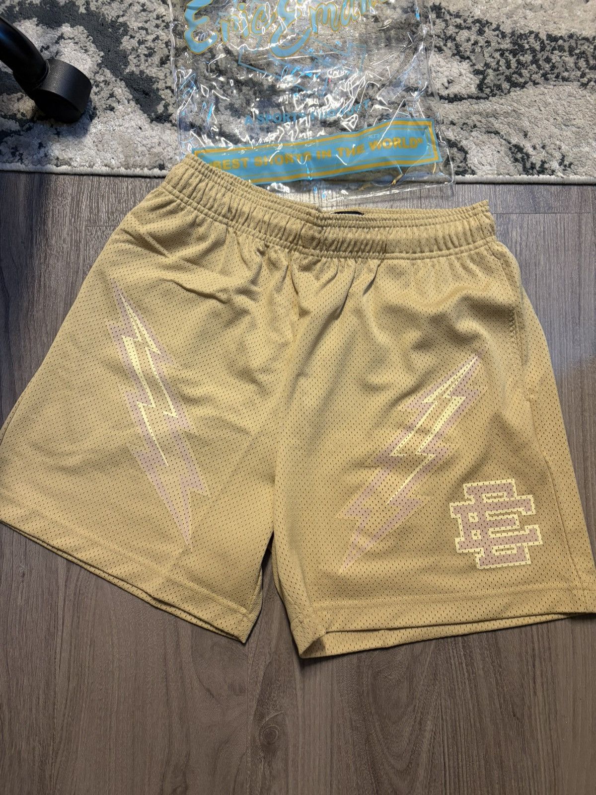 Eric Emanuel Eric Emanuel Beige Lightning Bolt Shorts Size US 34 / EU 50 - 1 Thumbnail