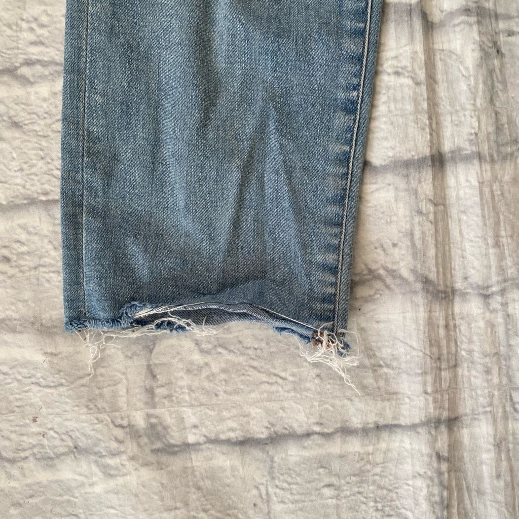 Express Express slim super high rise women 2 cotton blend distressed Size 26" / US 2 / IT 38 - 2 Thumbnail