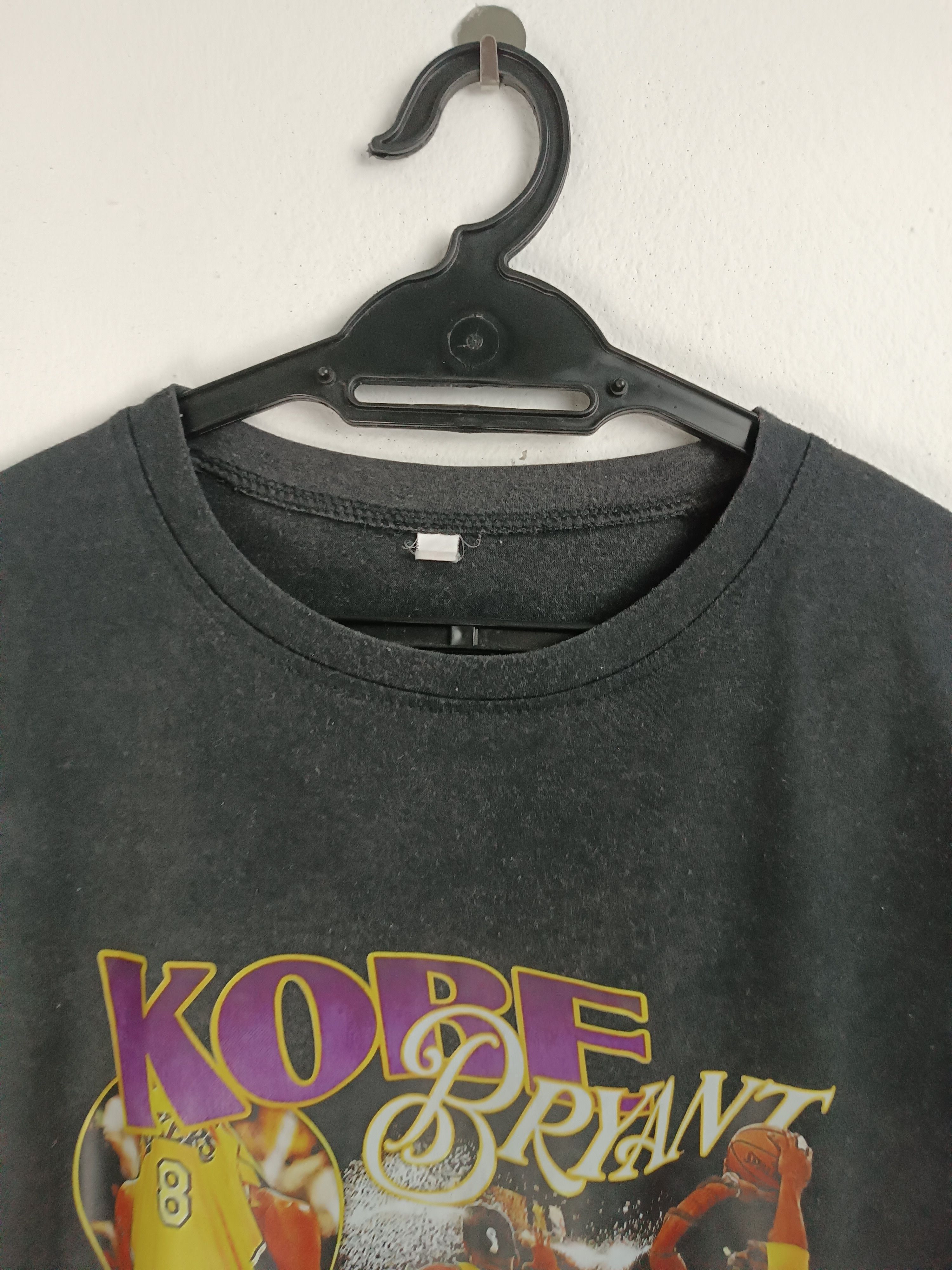 NBA VINTAGE KOBE BRYANT LAKERS RIP FADED TEE SHAQ LEBRON Size US M / EU 48-50 / 2 - 8 Thumbnail