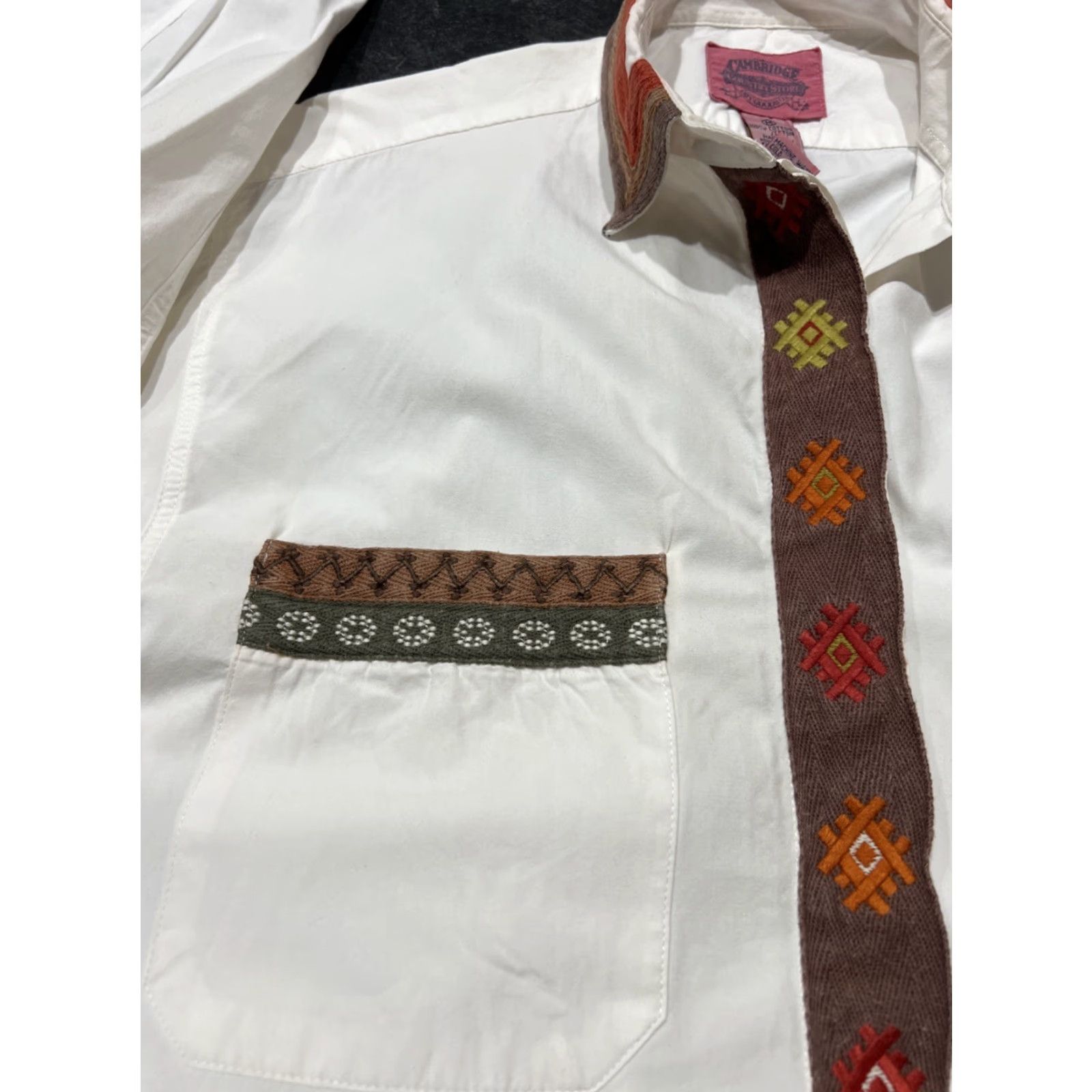 Vintage VINTAGE Cambridge Dry Goods Women's Shirt Short Sleeve Collared Button-Up 100% Cotton Chambray Embroidered Aztec 90s Festival Size M / US 6-8 / IT 42-44 - 6 Thumbnail