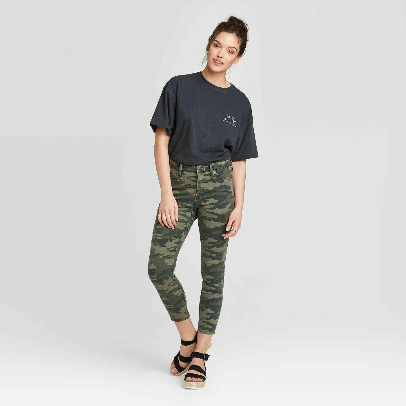 Designer Universal Thread Camouflage Skinny Jeans Crop Green Size 12 Size 34" / US 12 / IT 48 - 1 Thumbnail