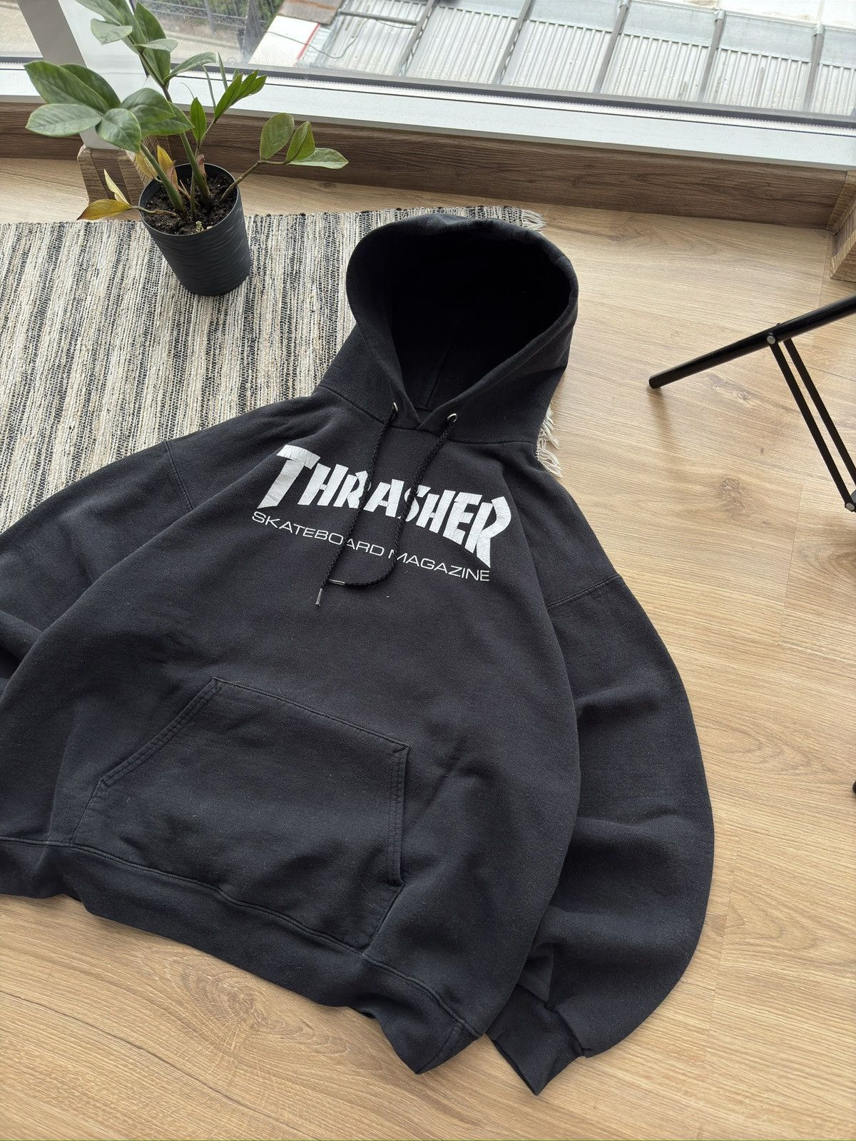 Other Vintage Thrasher big logo distressed Y2K box fit hoodie Size US M / EU 48-50 / 2 - 4 Thumbnail