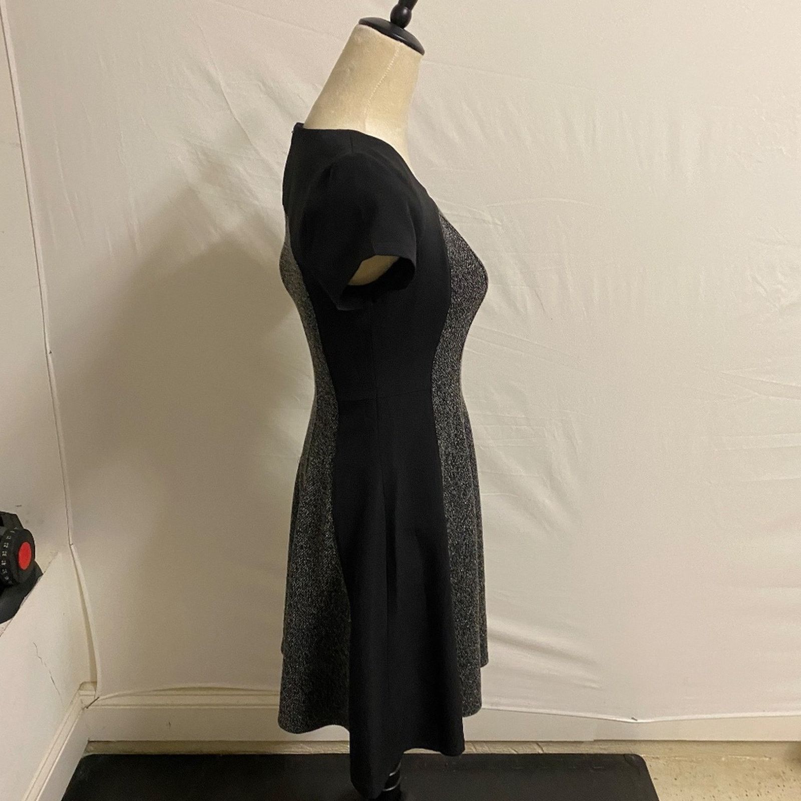 White House Black Market WHBM Dress Women's Career Fit and Flare Slim Swing - 0 Size XS / US 0-2 / IT 36-38 - 2 Thumbnail