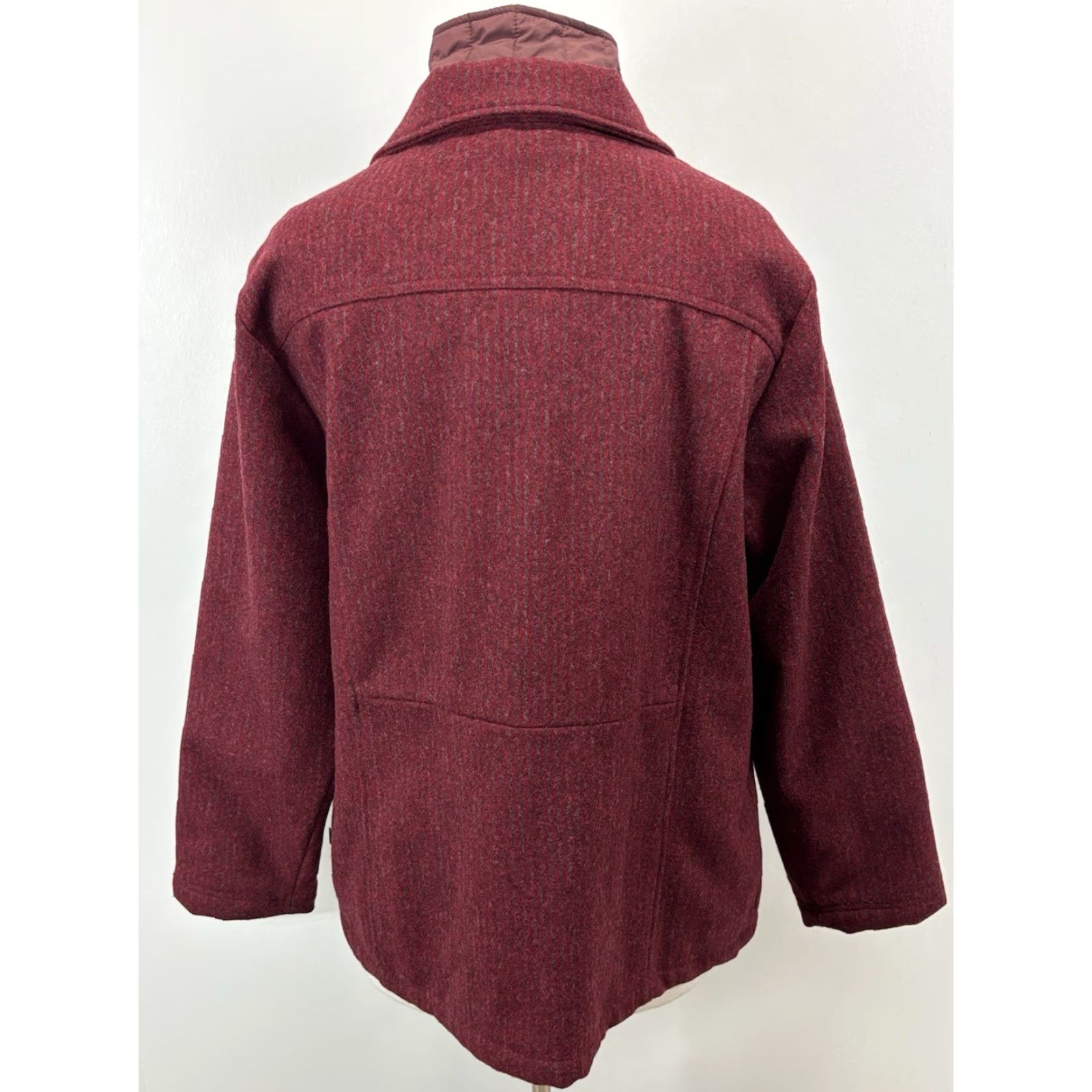 Vintage Woolrich Wool Blend Pea Coat Women’s XL Burgundy Double Breasted Inner Layer Coat Women XL Burgundy Wool Blend Pea Coat Females Vintage? No. Size XL / US 12-14 / IT 48-50 - 3 Thumbnail