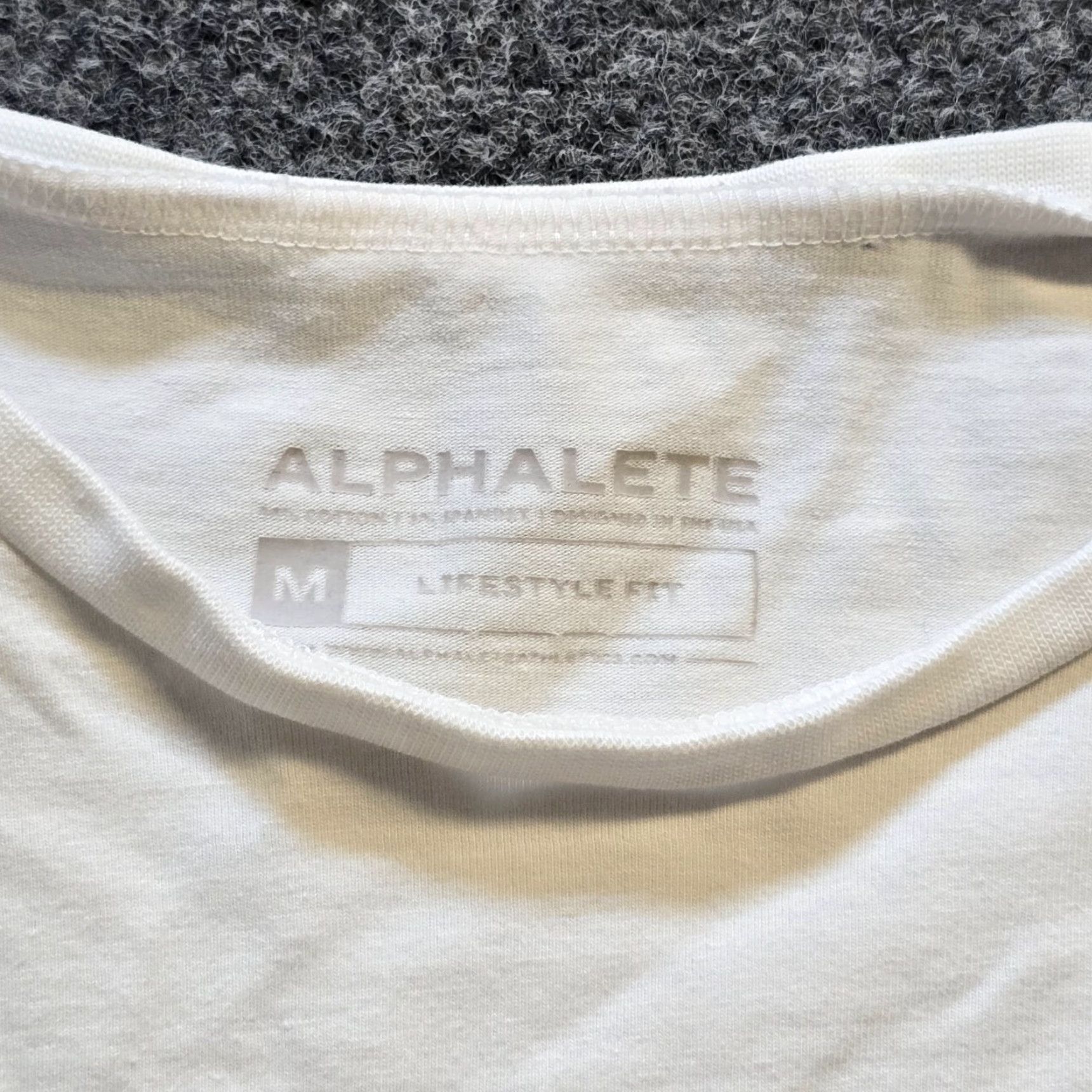 Vintage Alphalete Womens Medium White Lifestyle Fit Long Sleeve Crop T-Shirt Casual Size S / US 4 / IT 40 - 3 Thumbnail