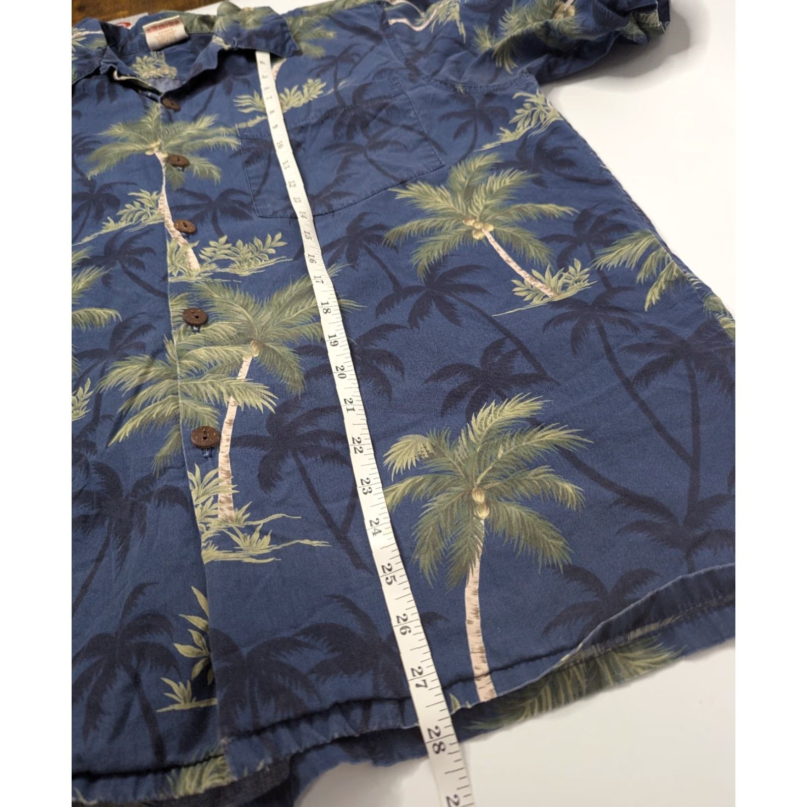 Vivobarefoot Go Barefoot Shirt Men’s Medium Blue Palms Floral Hawaiian Aloha Collared Button-Up Size US M / EU 48-50 / 2 - 4 Thumbnail