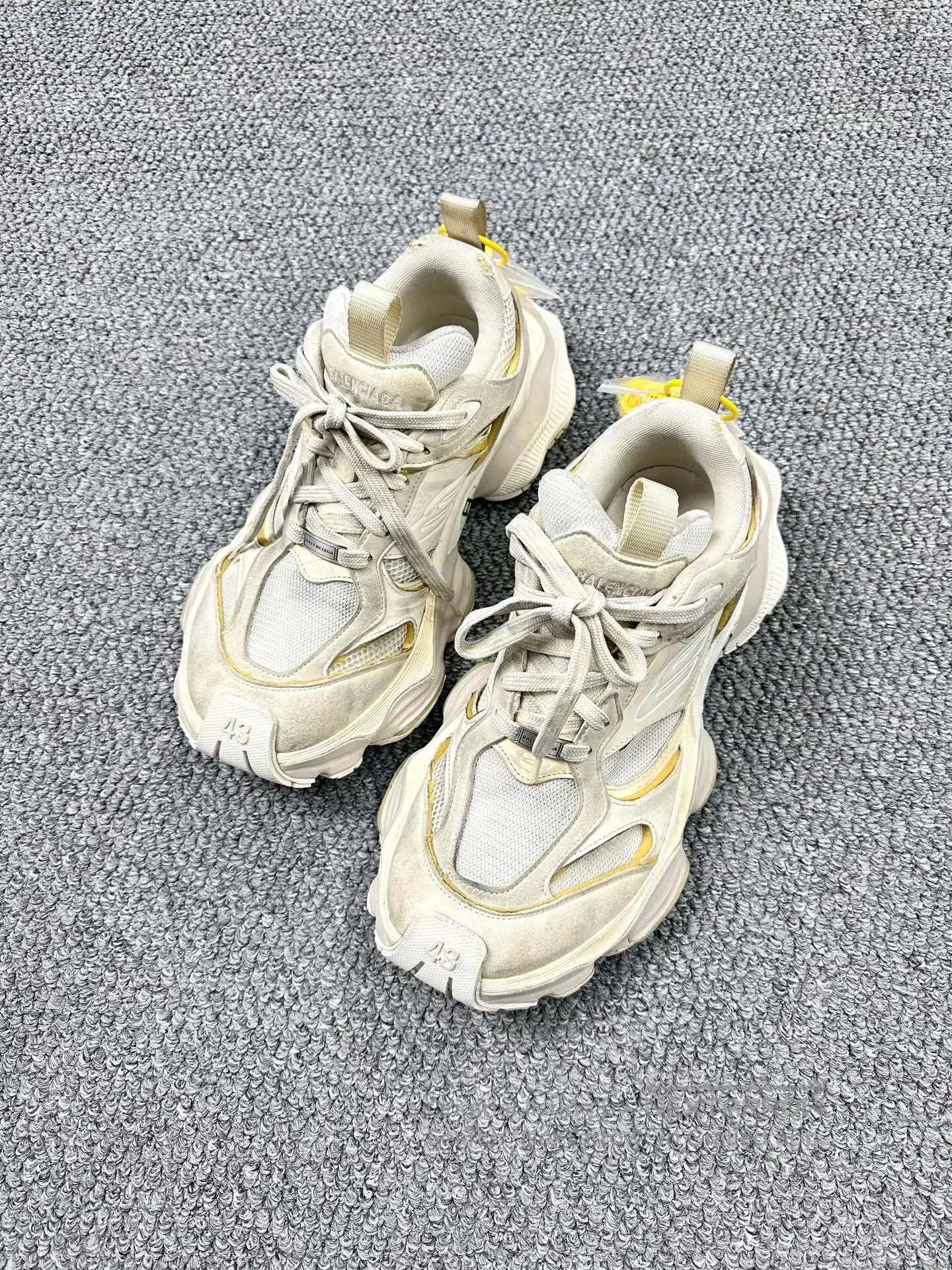 Balenciaga Balenciaga Beige vintage Cargo dad sneakers| Size US 10 / EU 43 - 1 Thumbnail