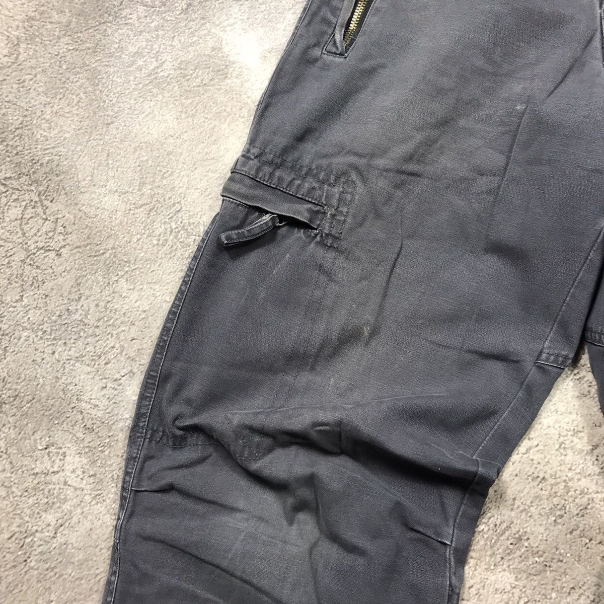 Vintage Vintage Y2K Baggy Cargo Pants Distressed Techwear Logo 29 Size US 29 - 2 Thumbnail