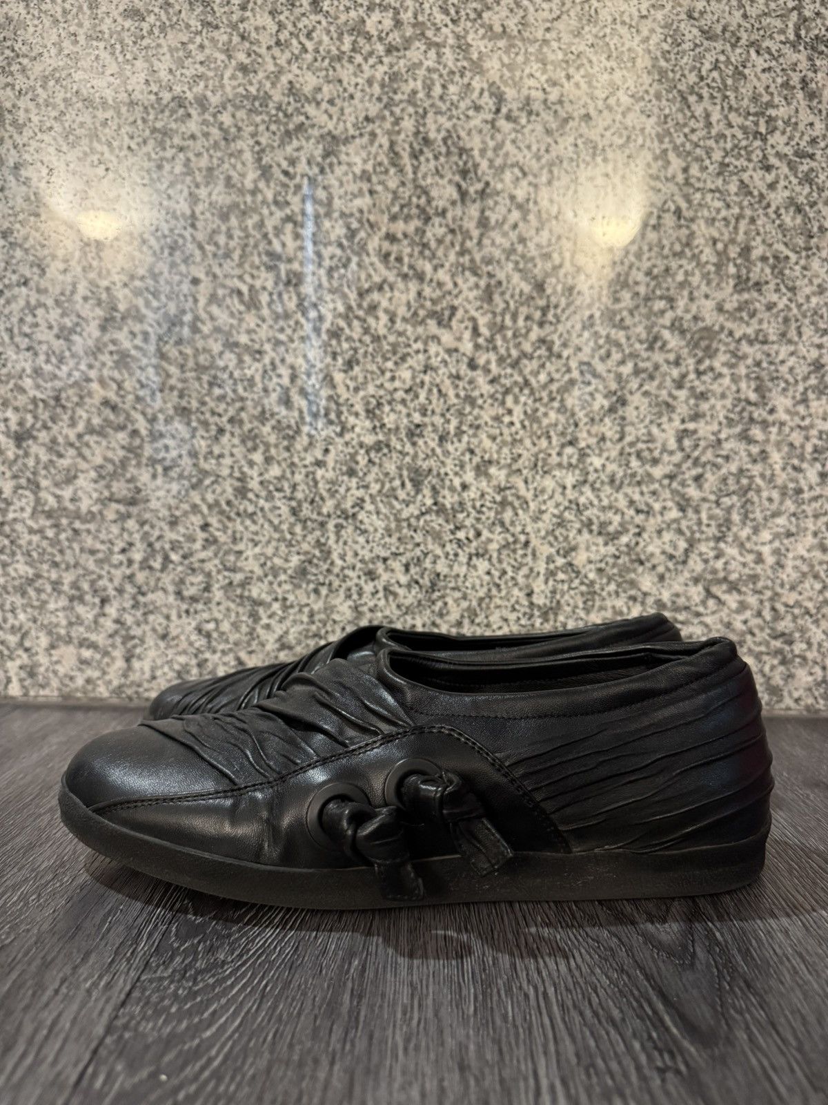 靴 kiko kostadinov wrinkled slip on Kiko Kostadinov Black Wrinkled Slip-On Loafers Kiko Kostadinov