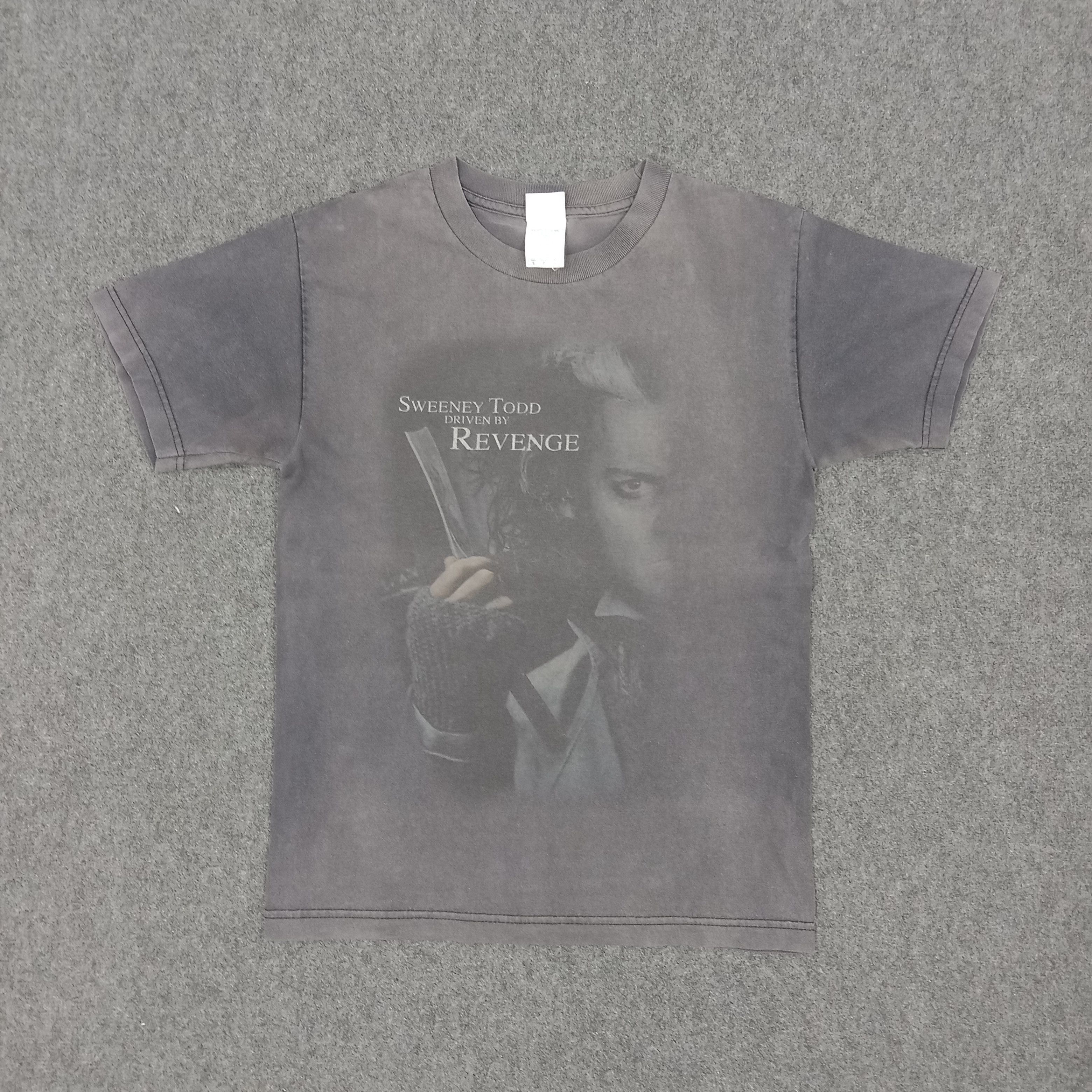 Vintage Sweeney Todd Driven By Revenge Horror Movie Tshirt Size US S / EU 44-46 / 1 - 1 Thumbnail