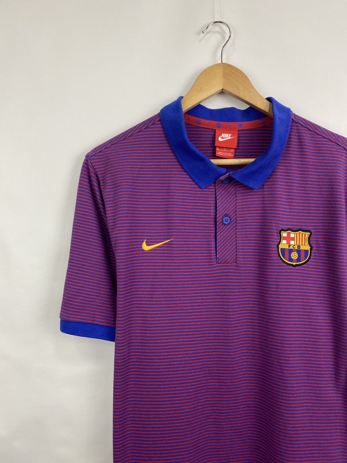 Nike Vintage Y2K Nike F. C. Barcelona Soccer Jersey polo t-shirt Size US XL / EU 56 / 4 - 2 Thumbnail