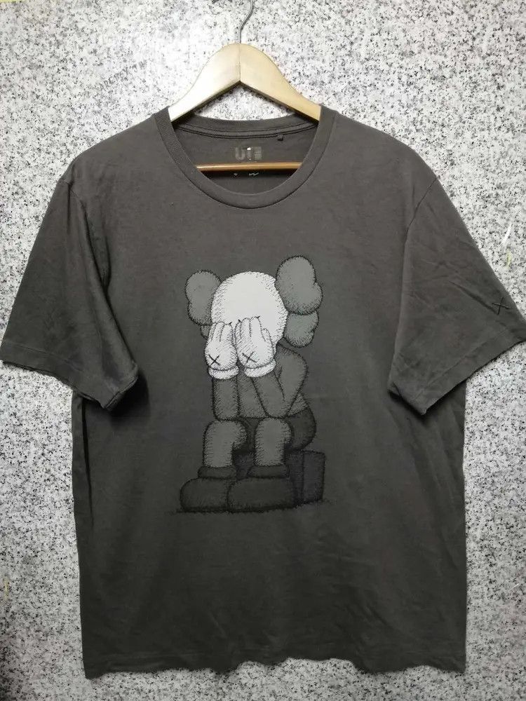 Kaws × Uniqlo × Vintage 🔥 Rare 🔥 Vintage kaws Very Rare Size US L / EU 52-54 / 3 - 1 Thumbnail